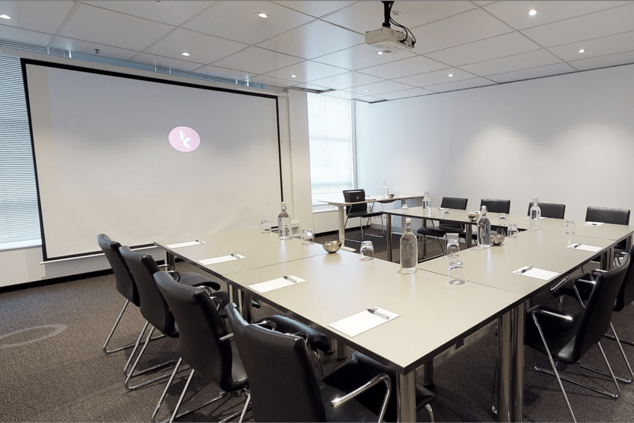 XL Boardroom 3D tour