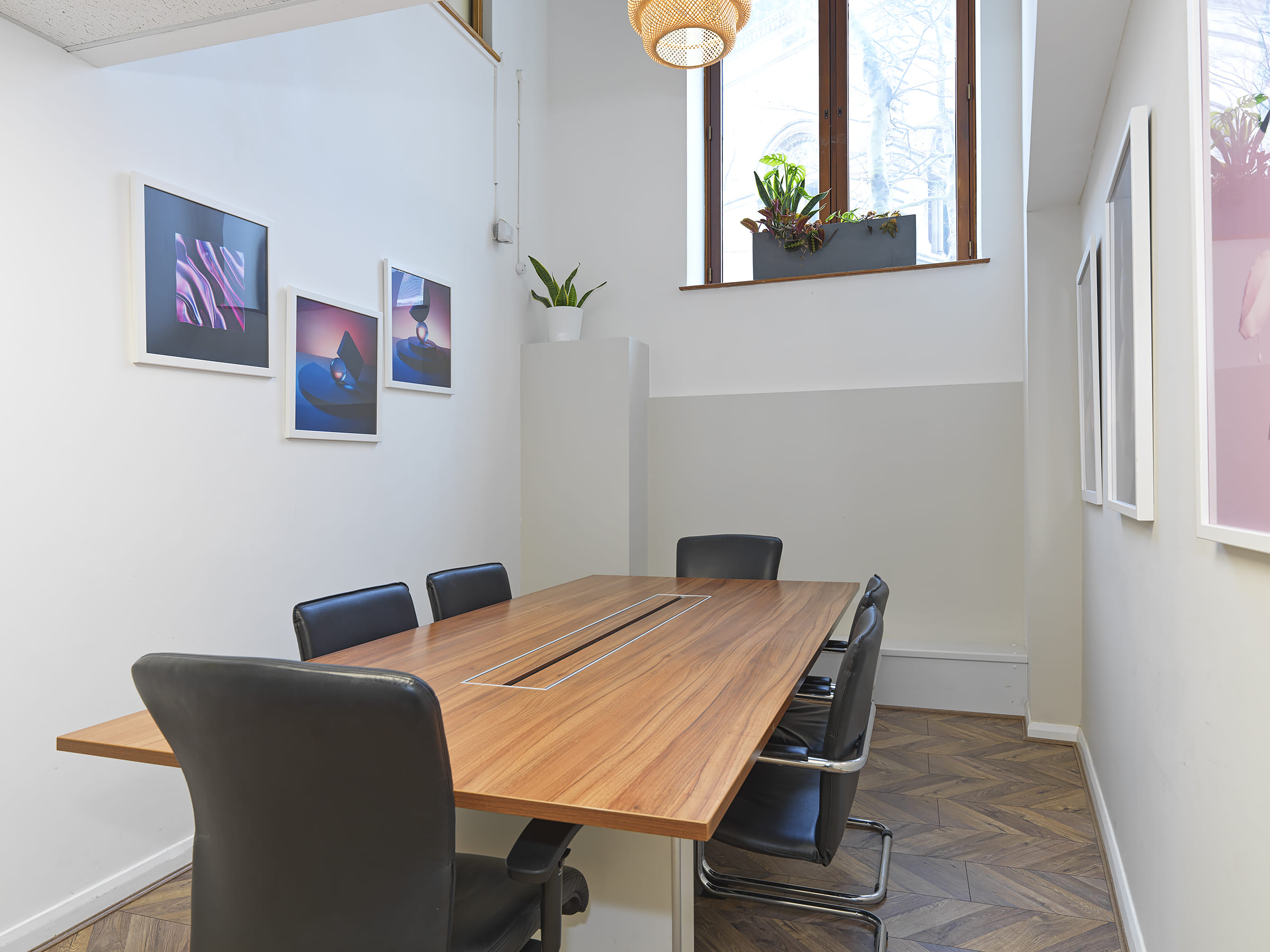 The Hub on the Square 4