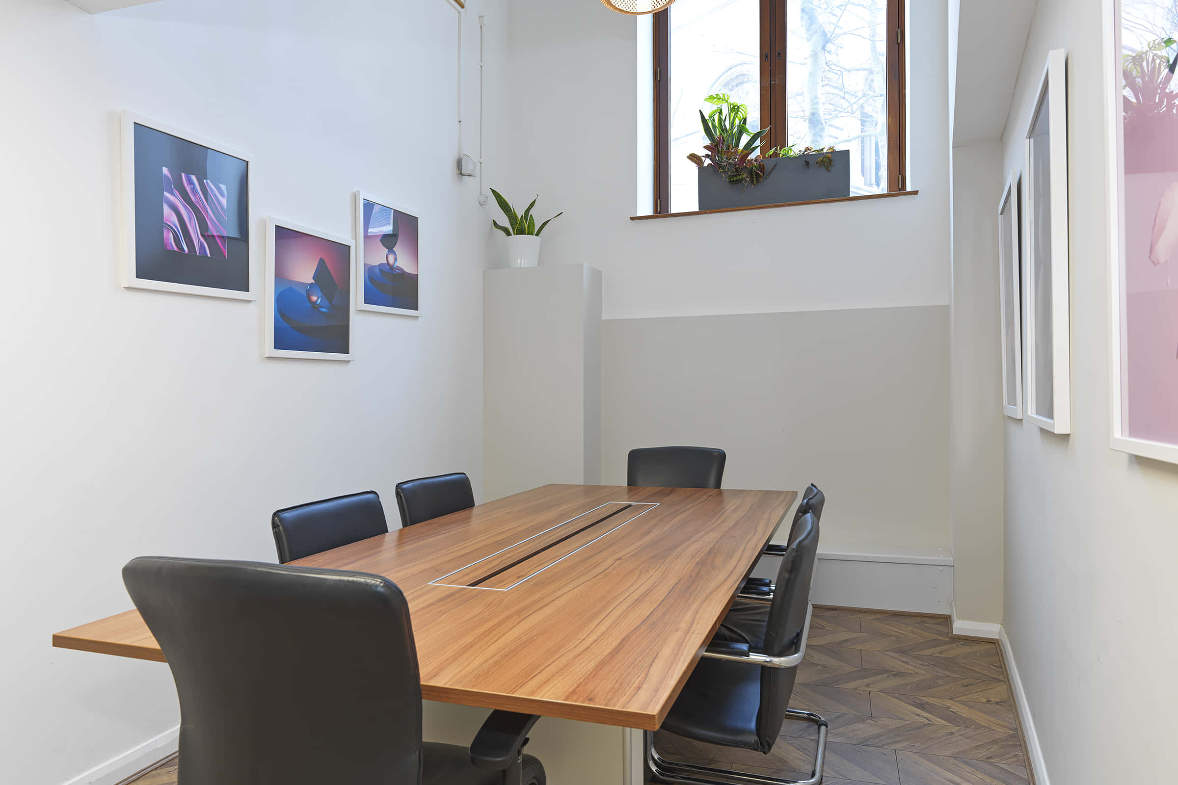 The Hub on the Square 4