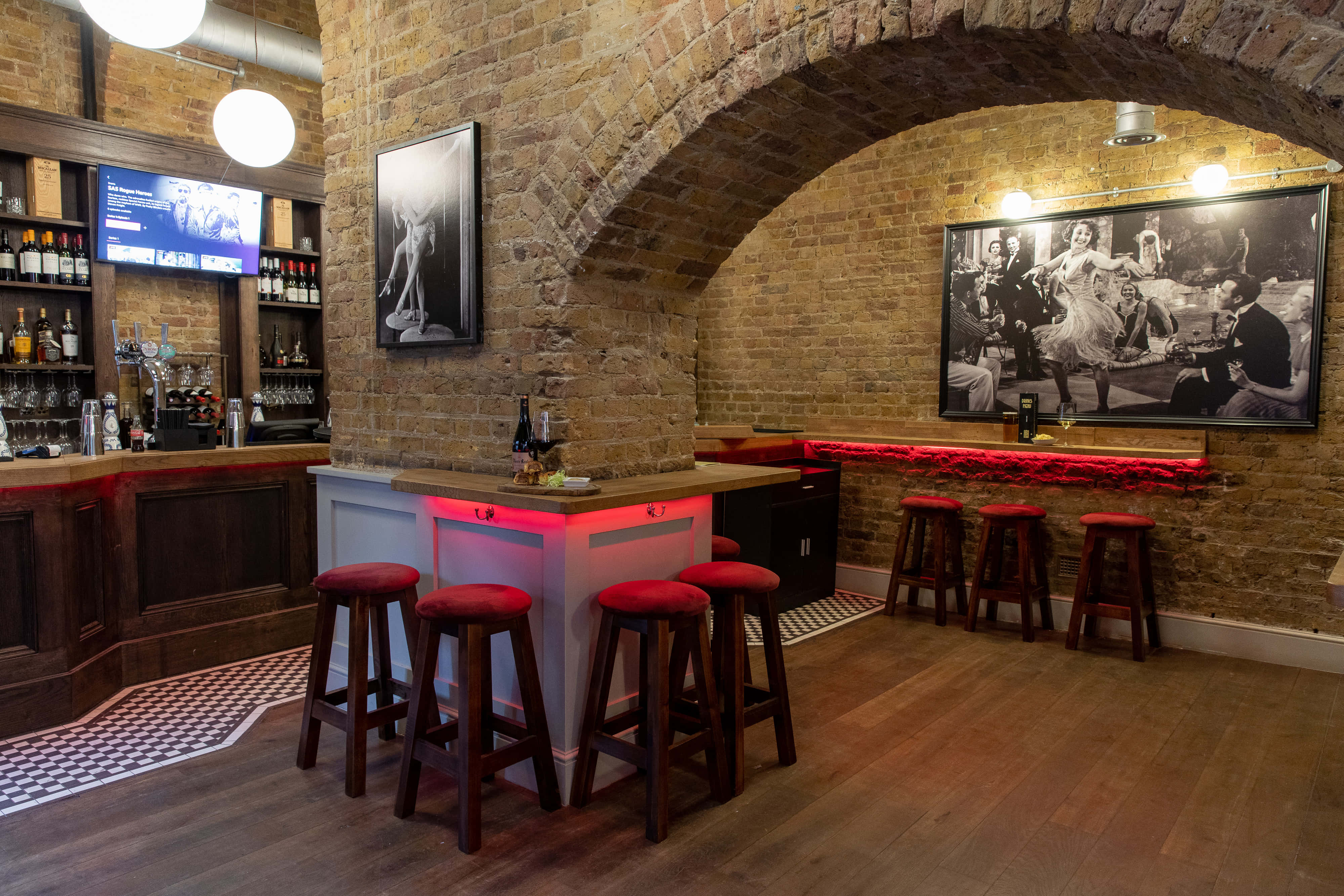 Paris Bar & Terrace - Entire Venue Hire 9