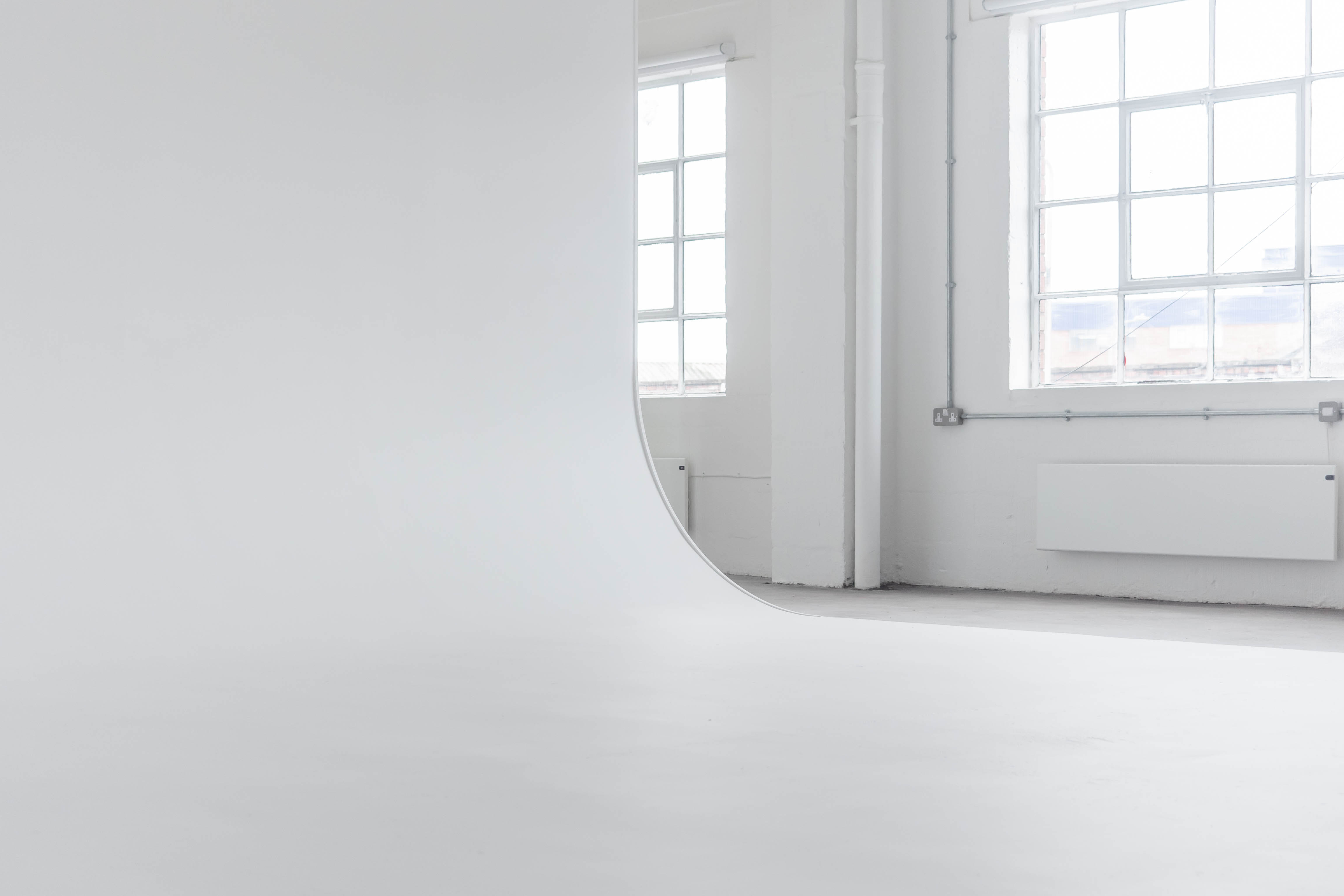 Bright photography studio with infinity wall in Liverpools Baltic area 3