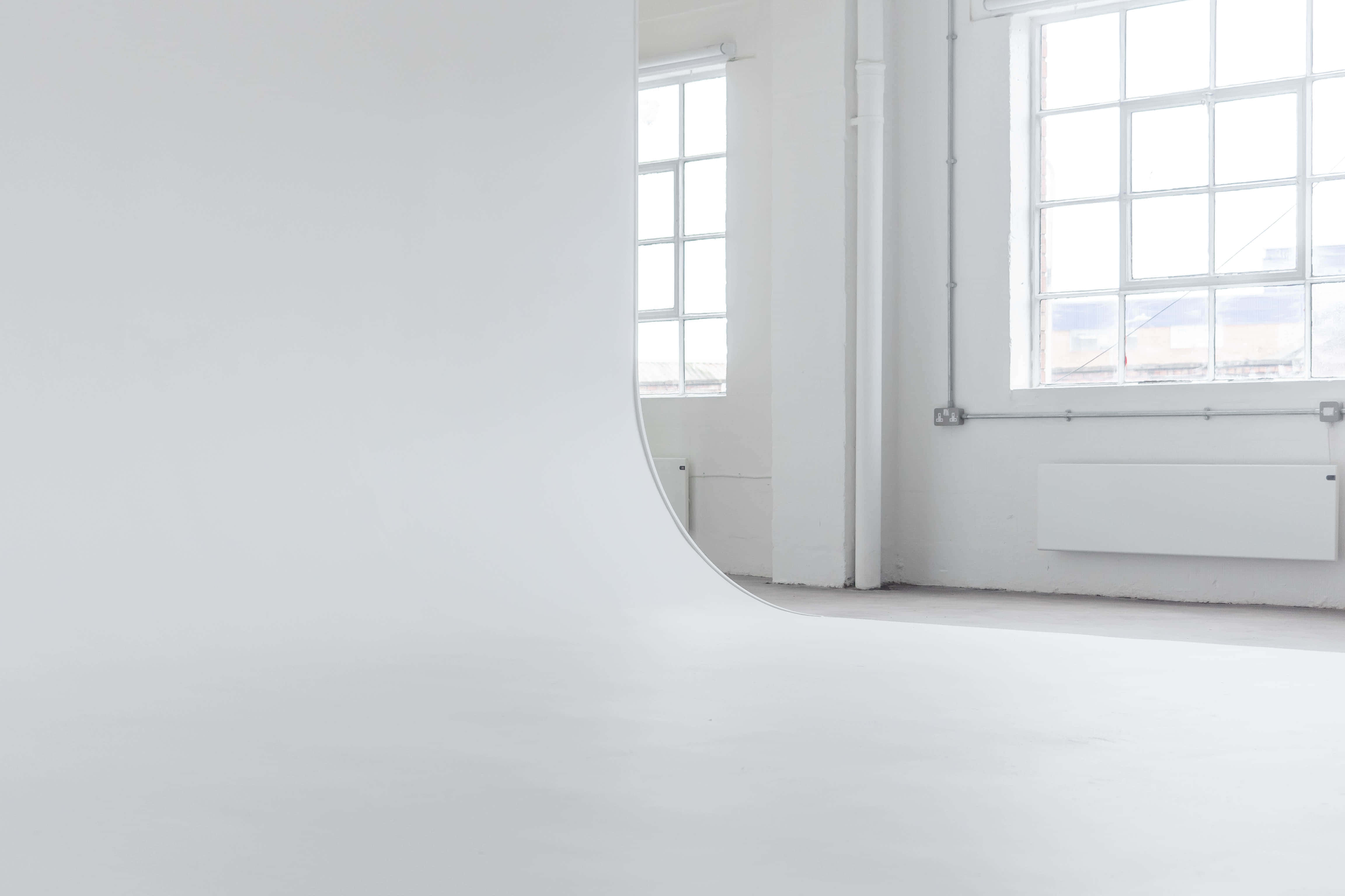 Bright photography studio with infinity wall in Liverpools Baltic area 3