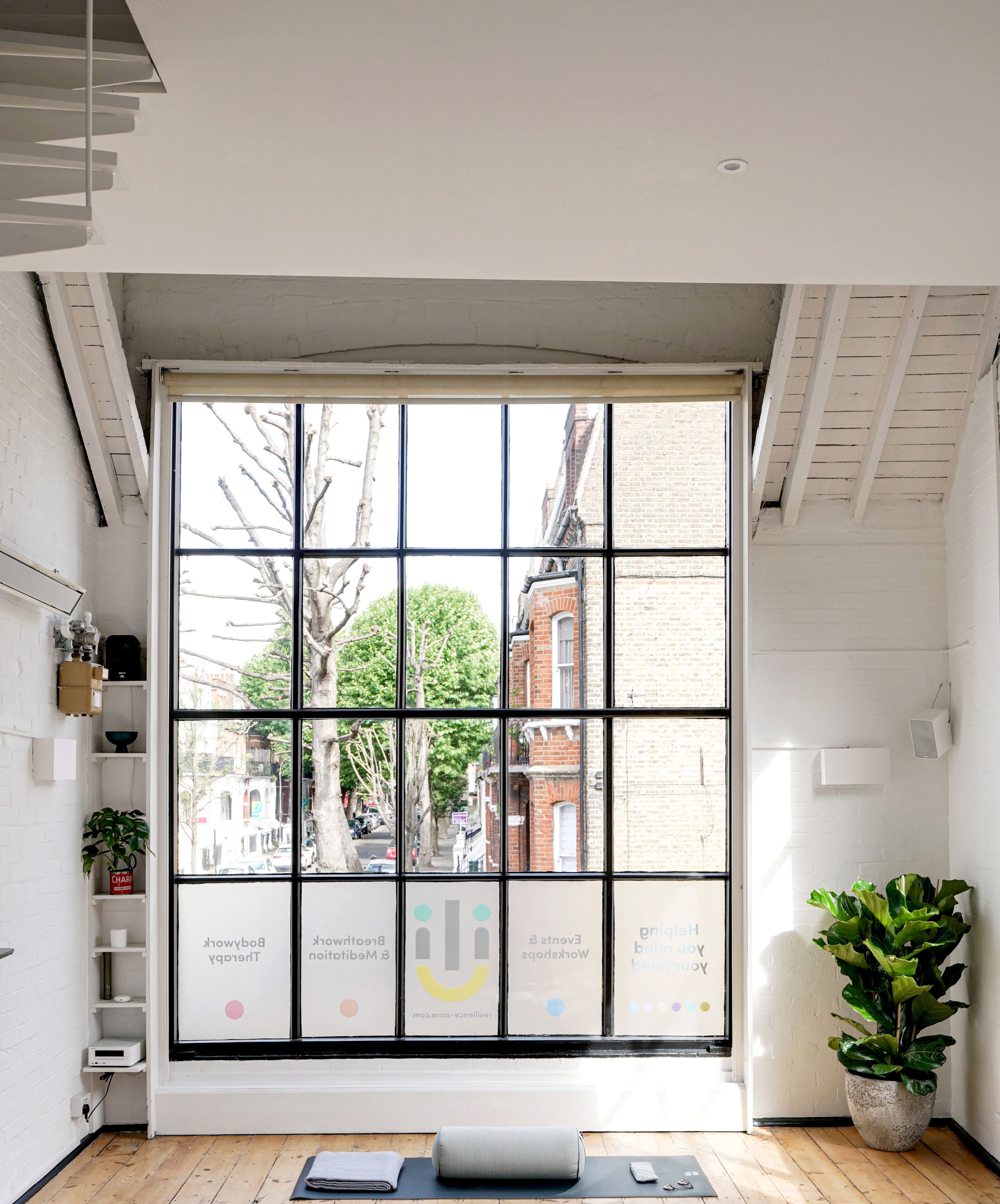 Natural Light-filled Studio in Grade II Listing Building  1