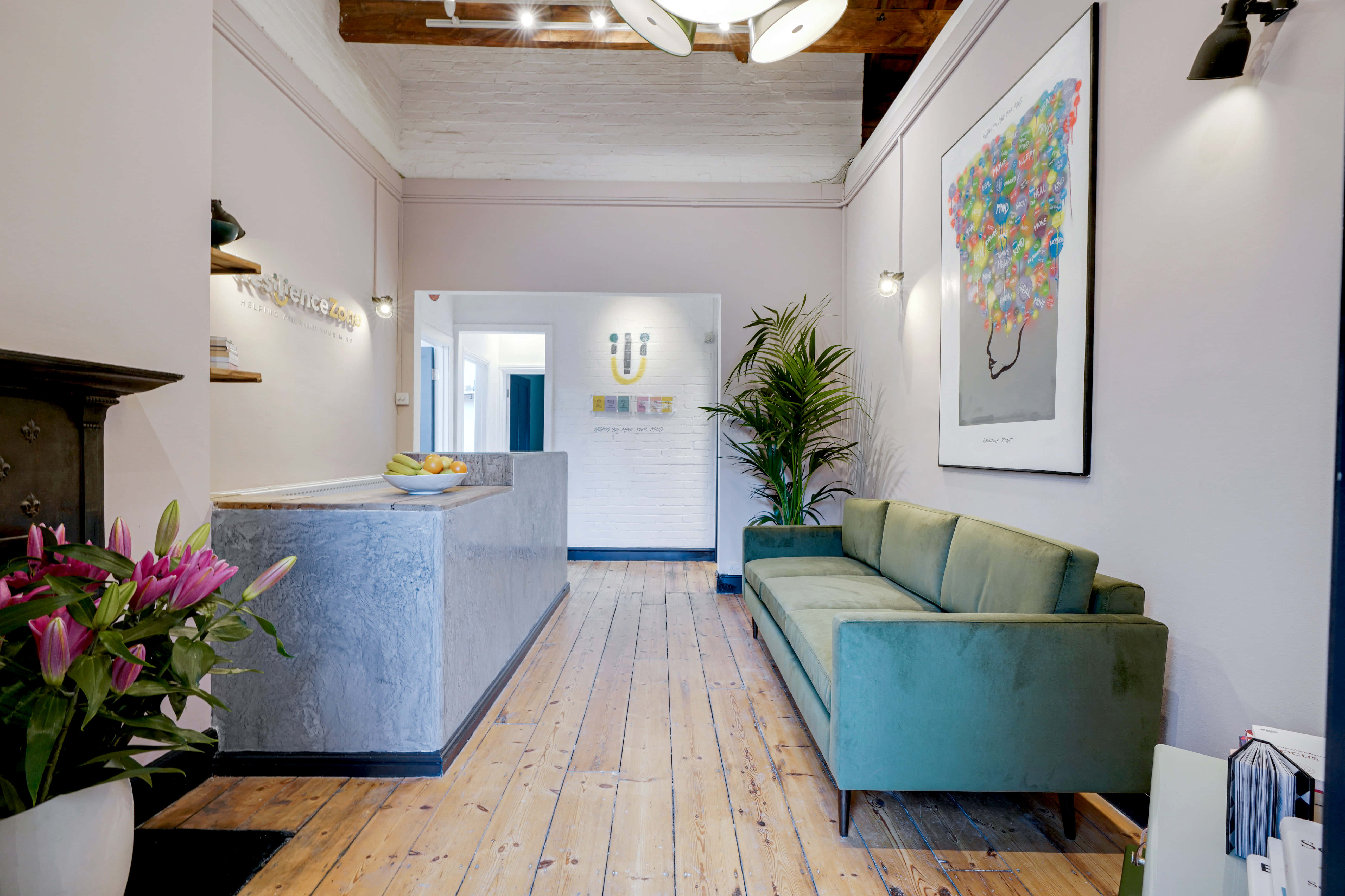 Natural Light-filled Studio in Grade II Listing Building 7