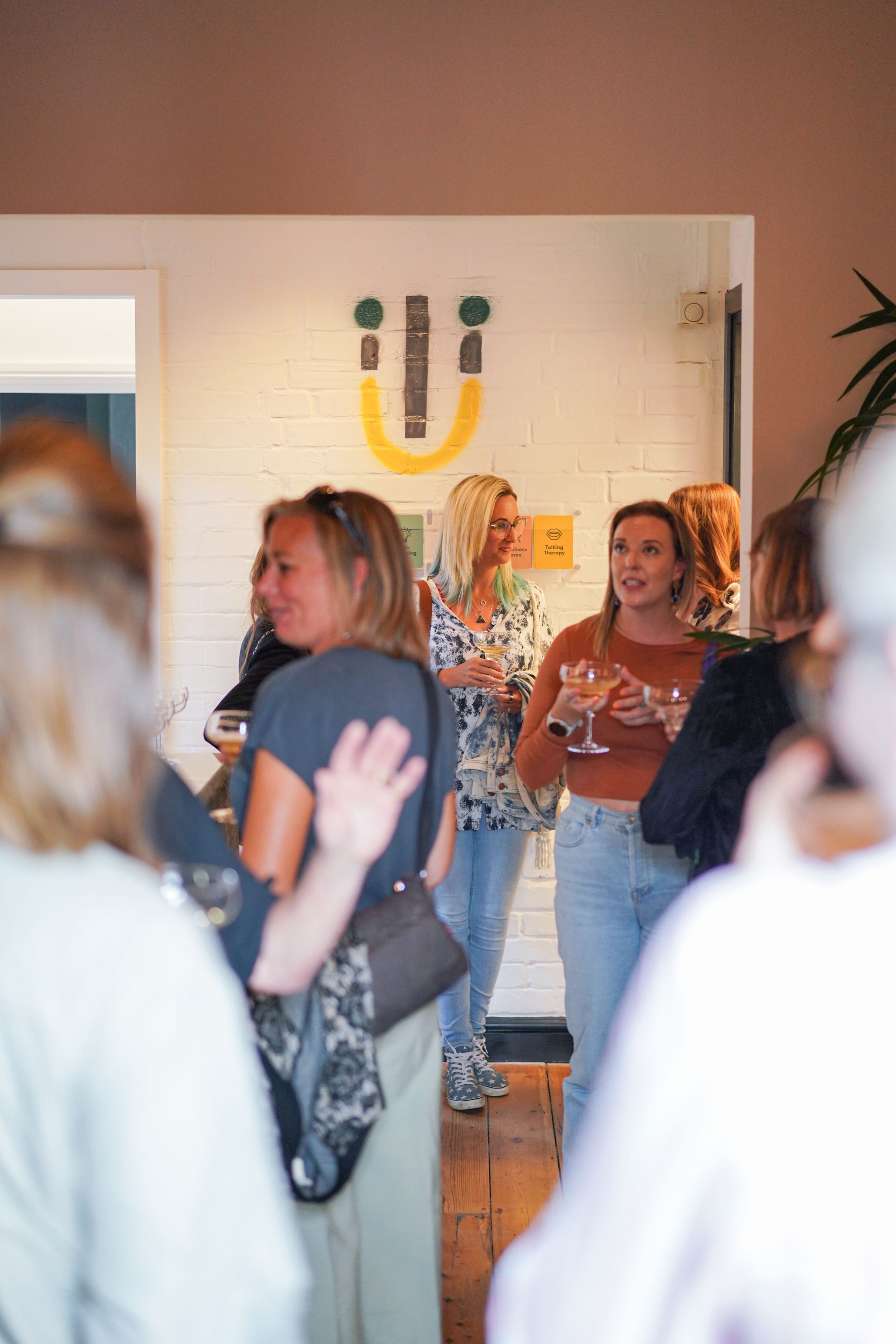 Natural Light-filled Studio in Grade II Listing Building  9