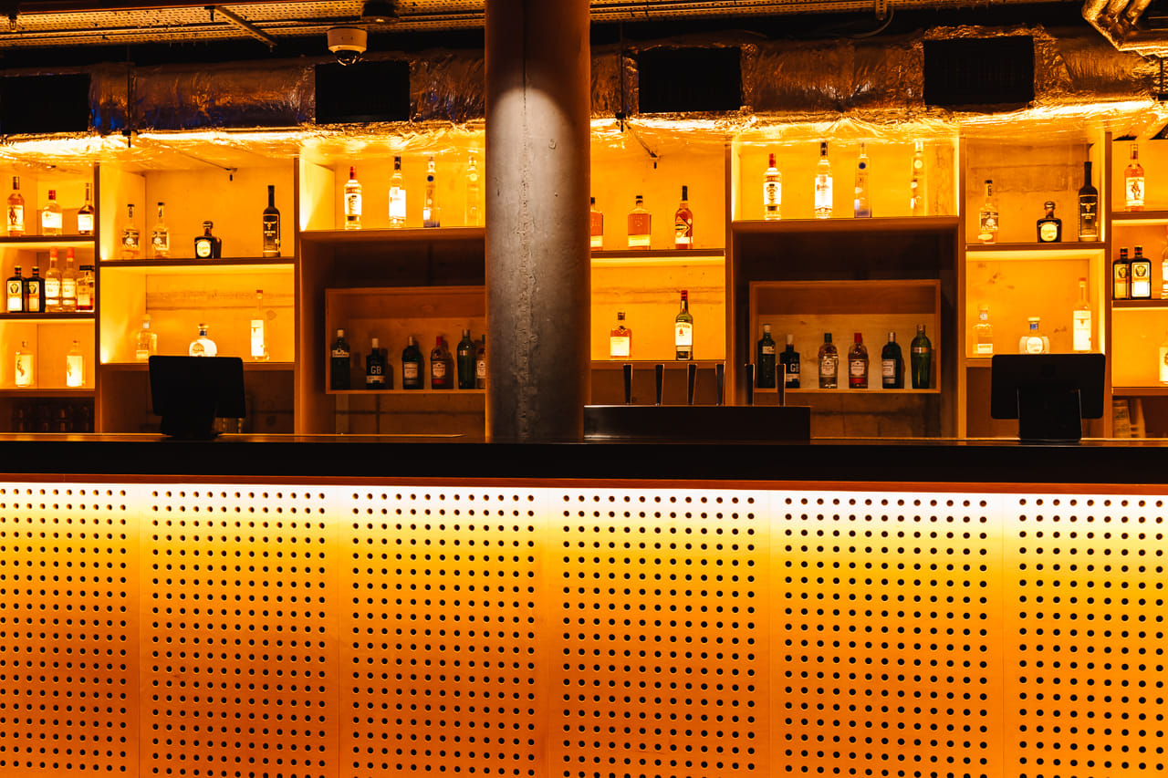 The Lower Third - Cocktail Bar & Clubroom 7