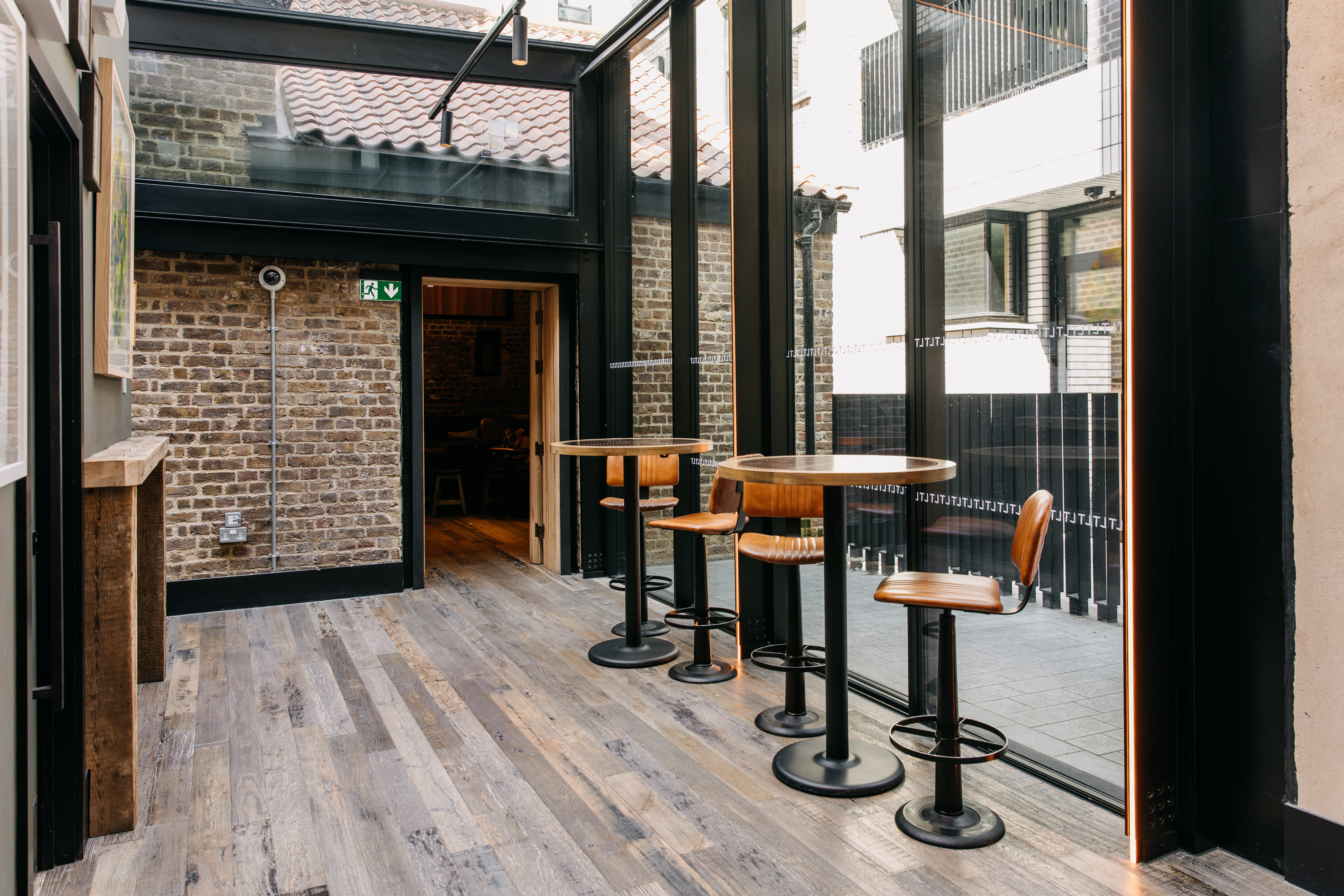 The Lower Third - Cocktail Bar & Clubroom 2