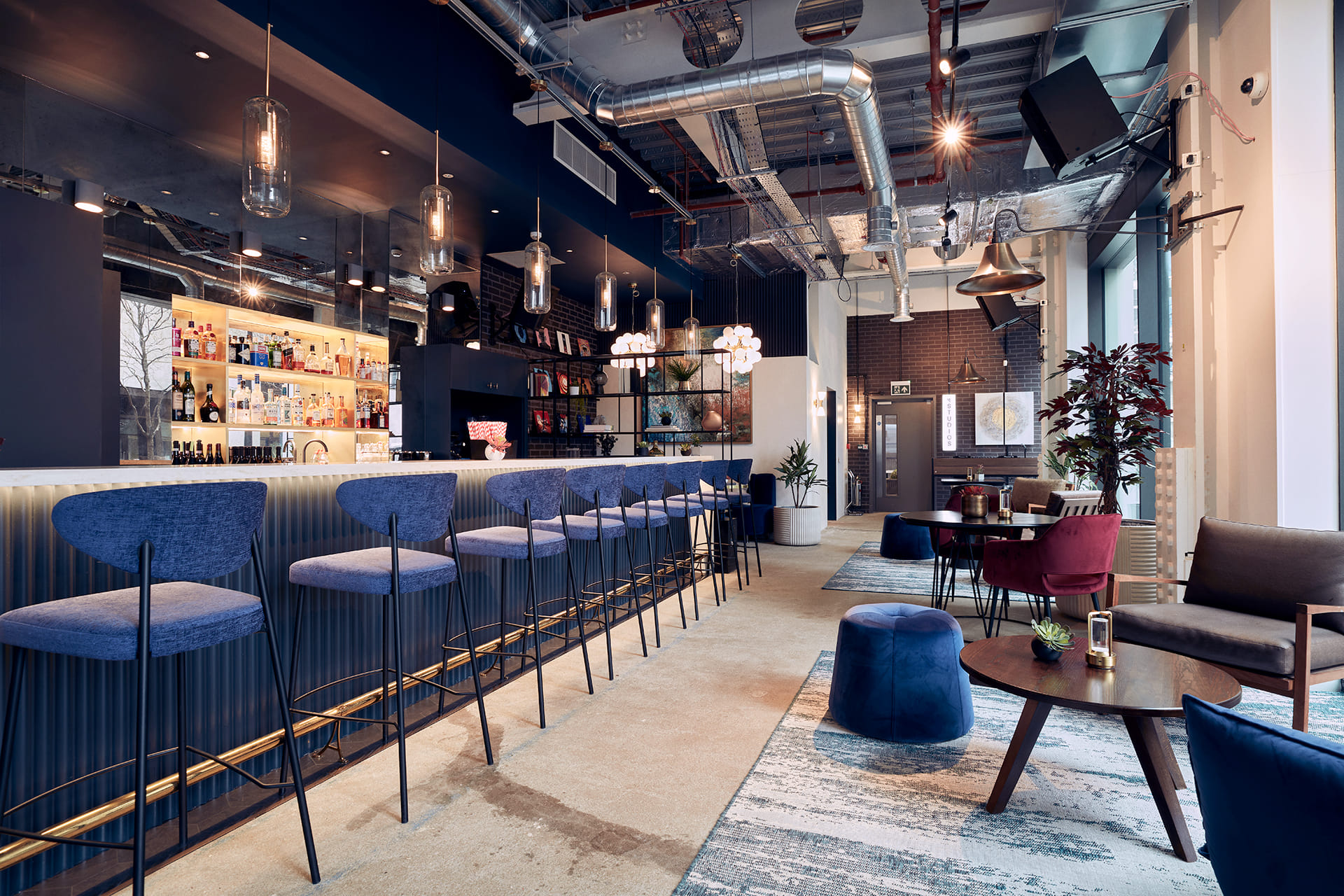 Qube East Bar and Lounge 0