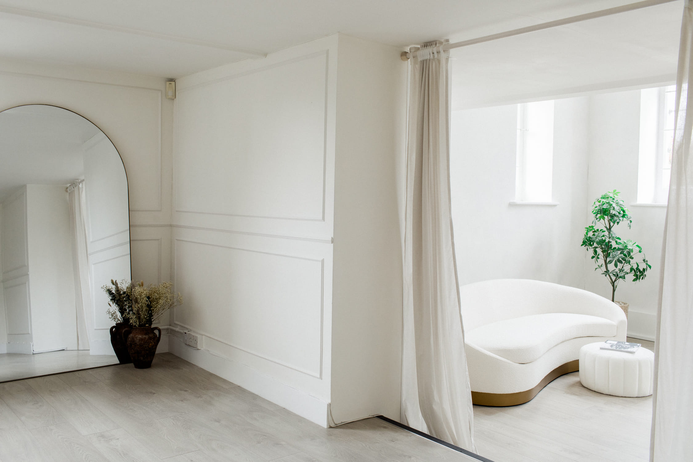 Daylight & Natural Daylight Photo Studio 6