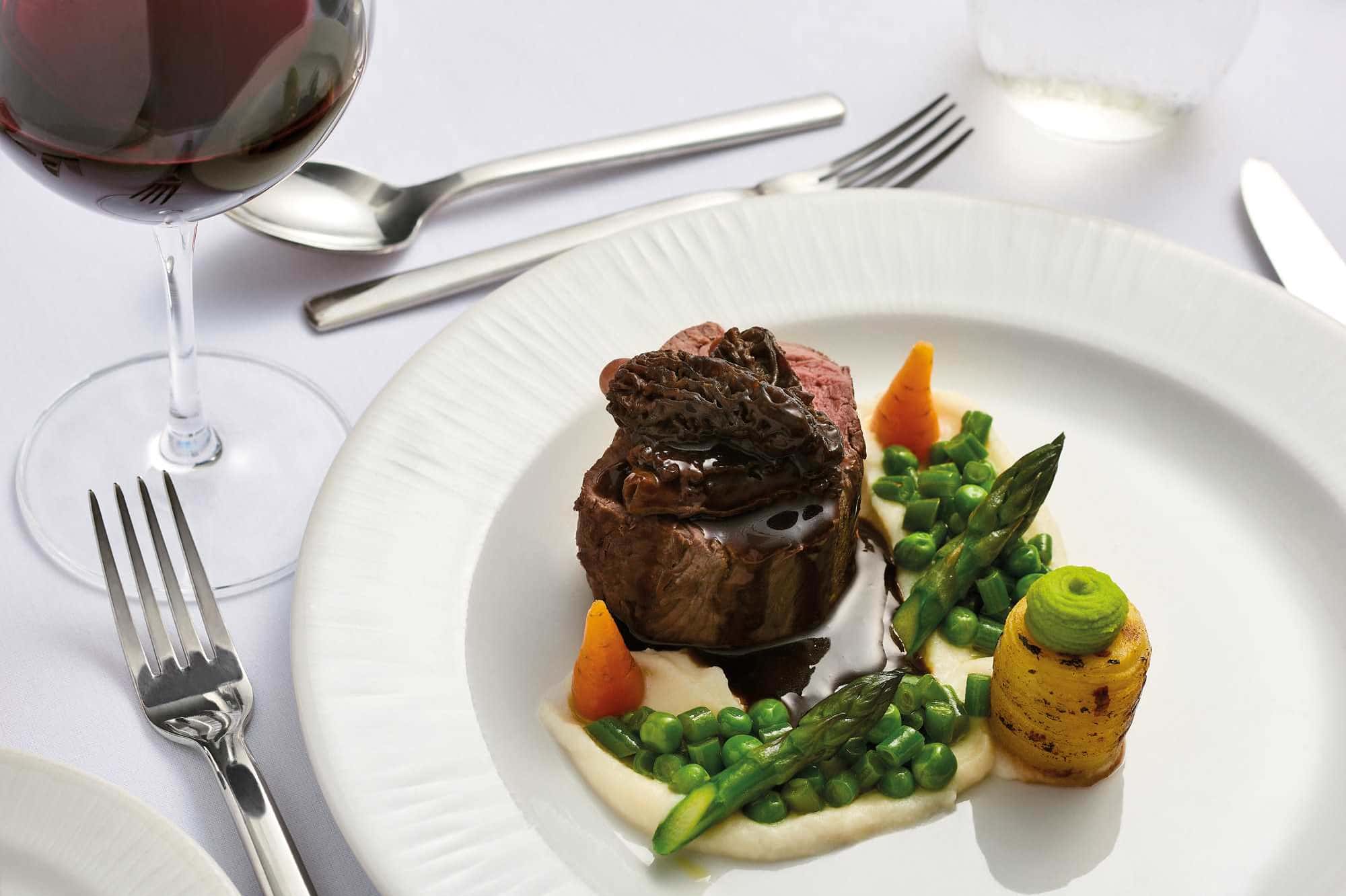 The Club Restaurant & Lounge 5