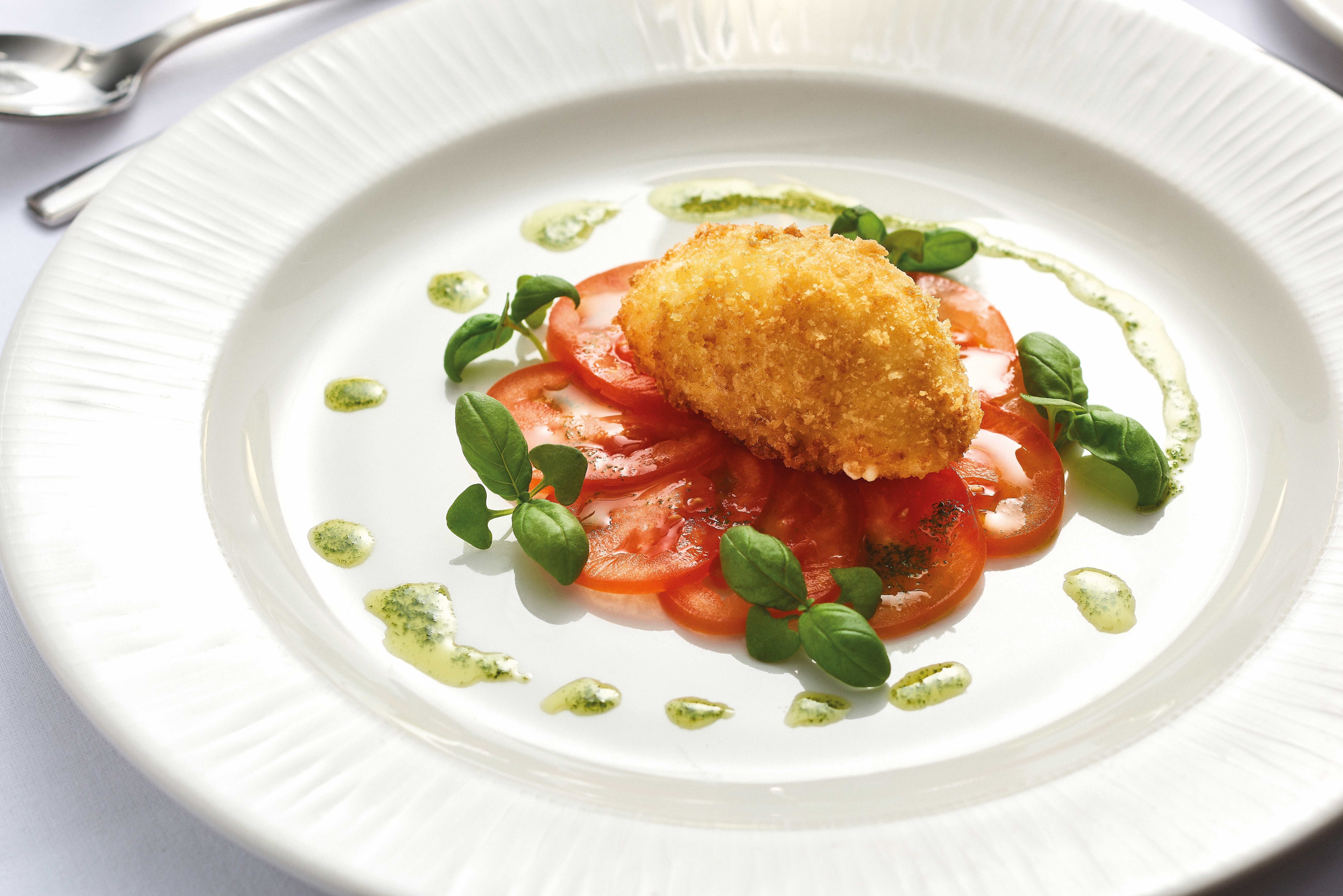 The Club Restaurant & Lounge 4