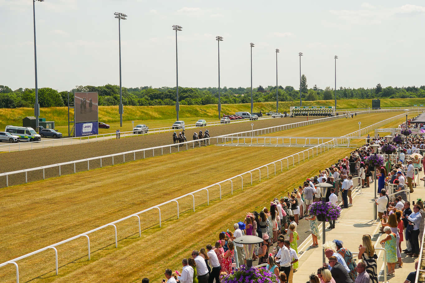 The Club Restaurant & Lounge 10