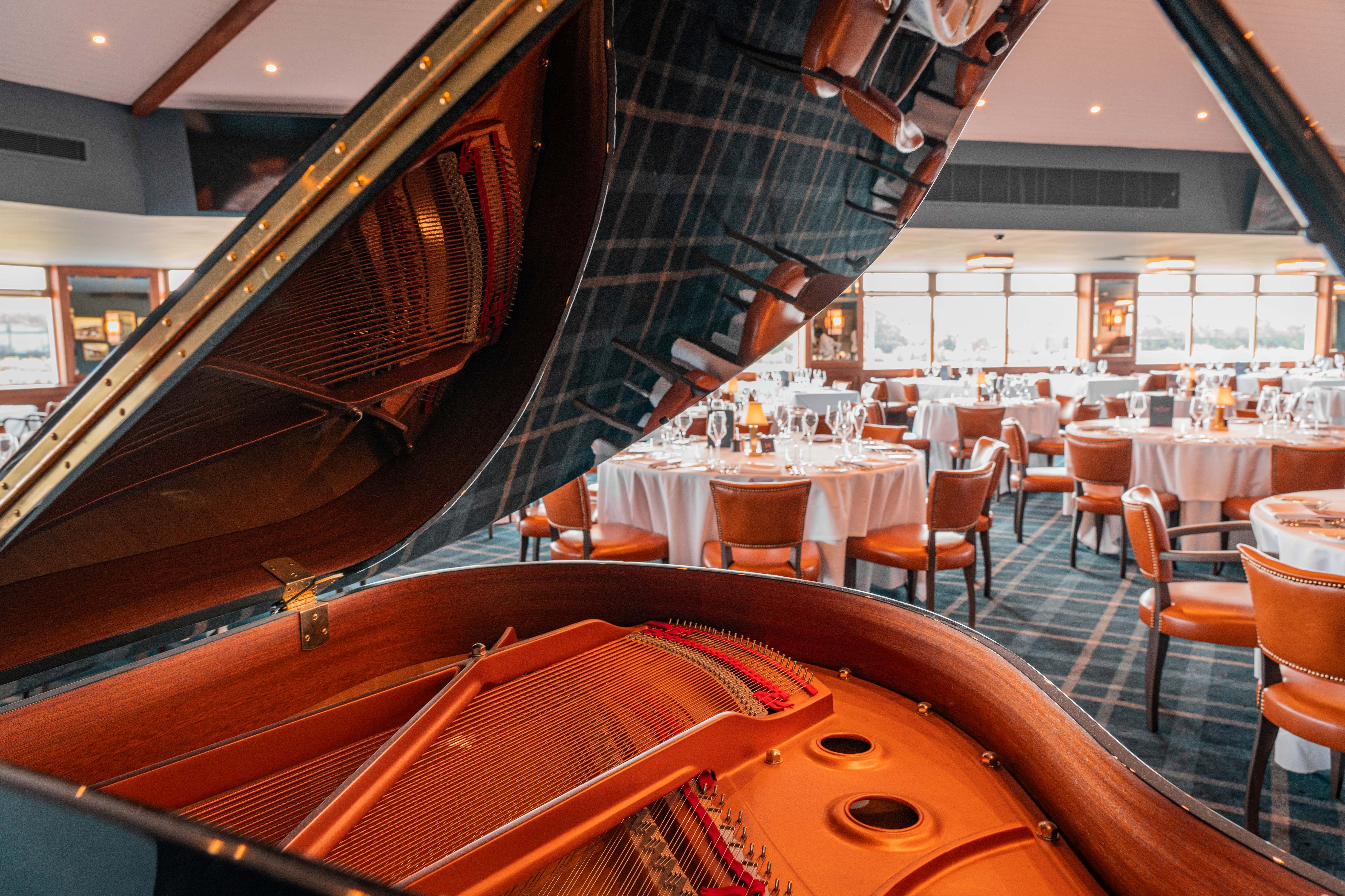 The Club Restaurant & Lounge 3