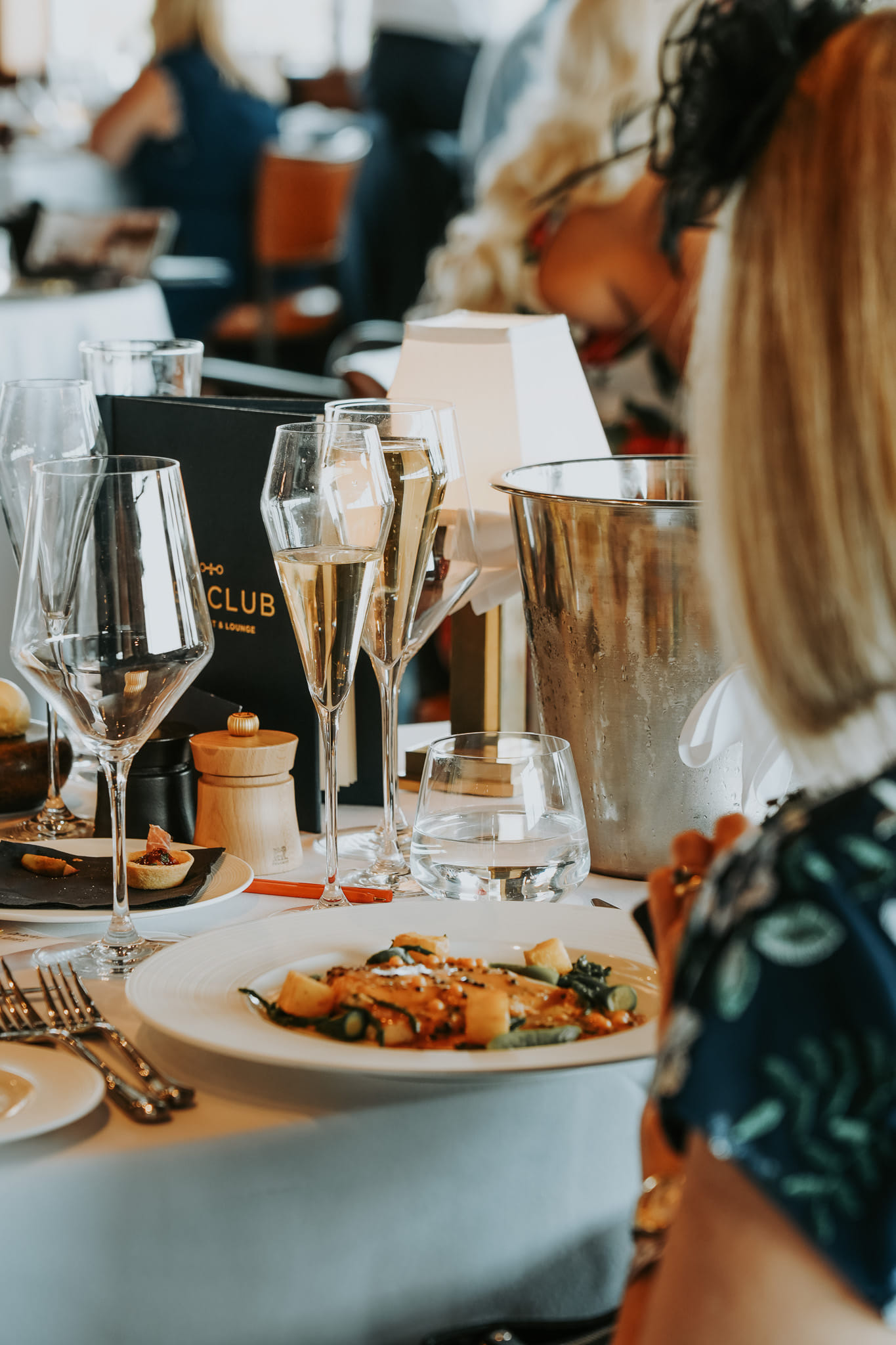 The Club Restaurant & Lounge 11