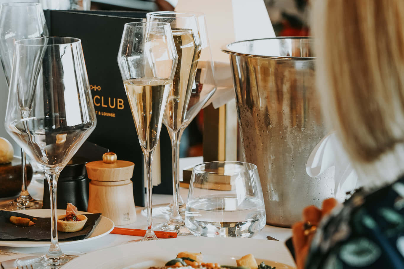 The Club Restaurant & Lounge 11