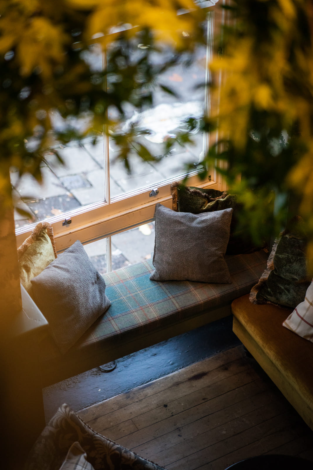 Main bar and mezzanine  7