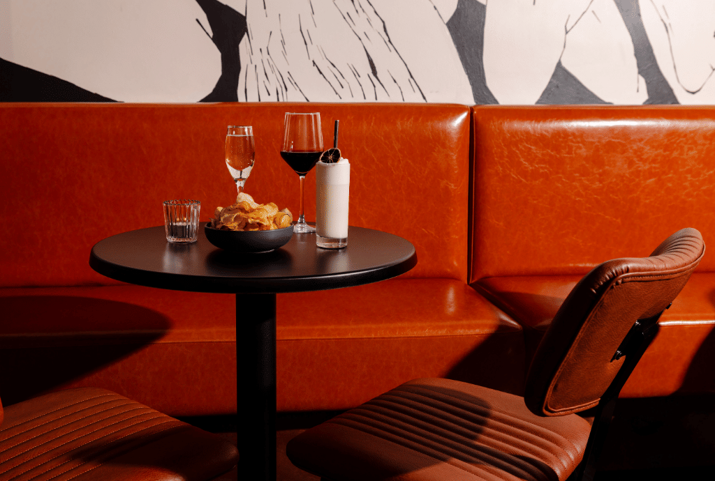 Little Red's Cocktail Bar