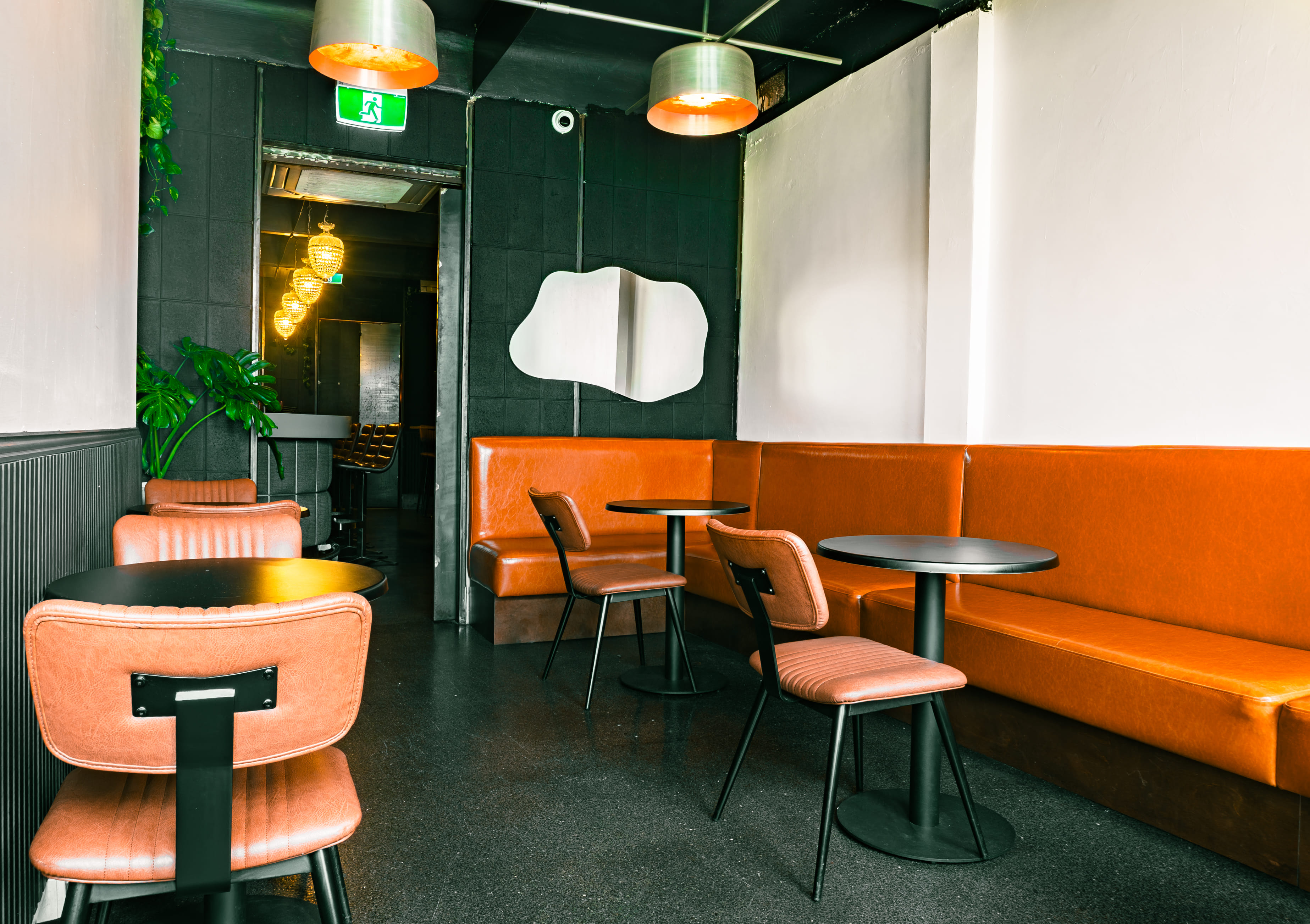 Little Red's Cocktail Bar 4