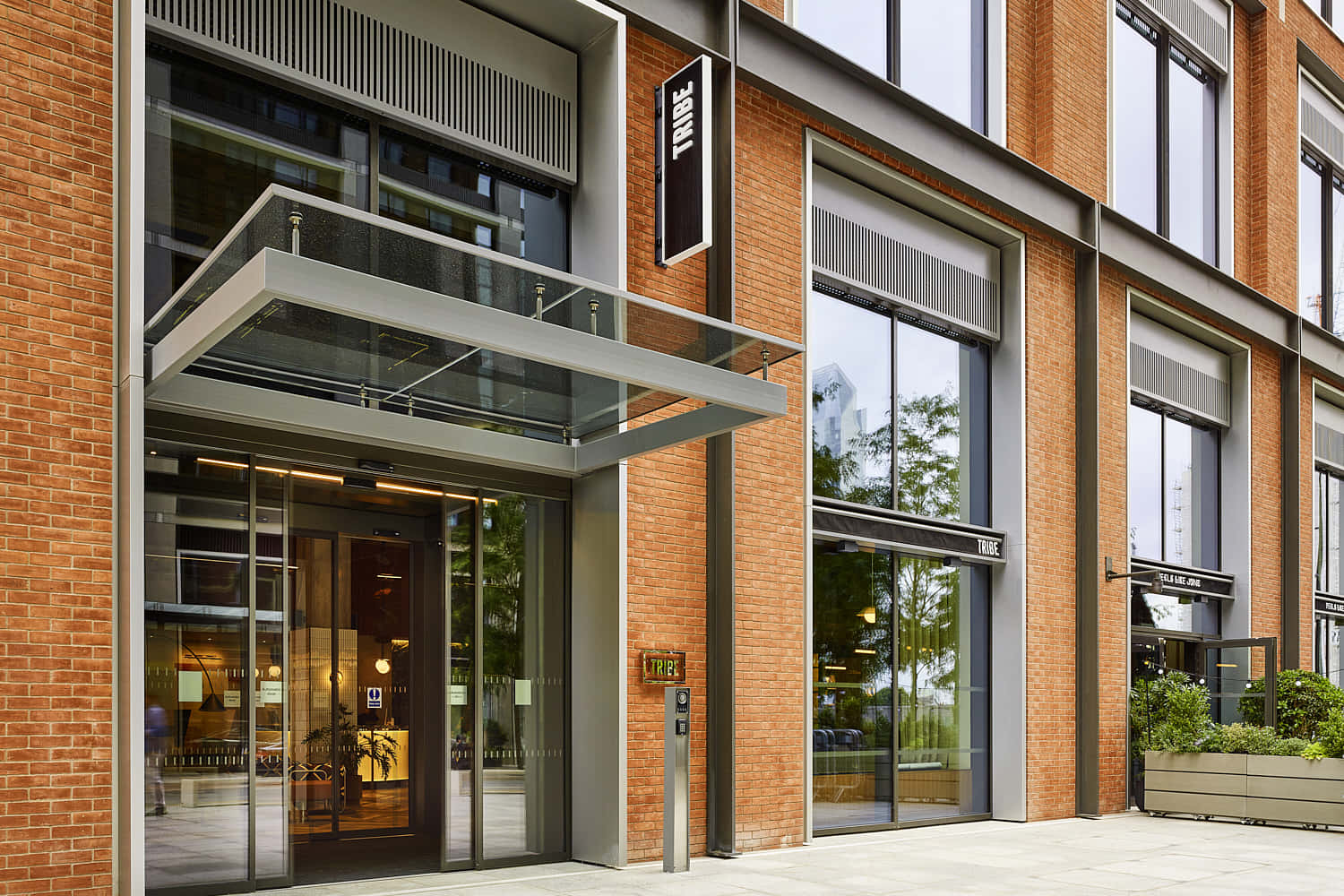 Feels Like June, Bar, Restaurant & Terrace 7