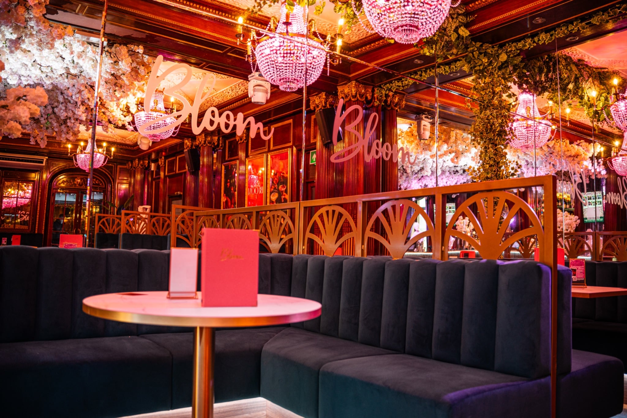 Cocktail lounge – photo 2 of 4