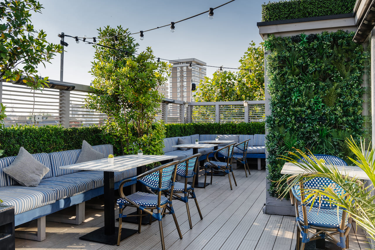 Green Room - Standing 4