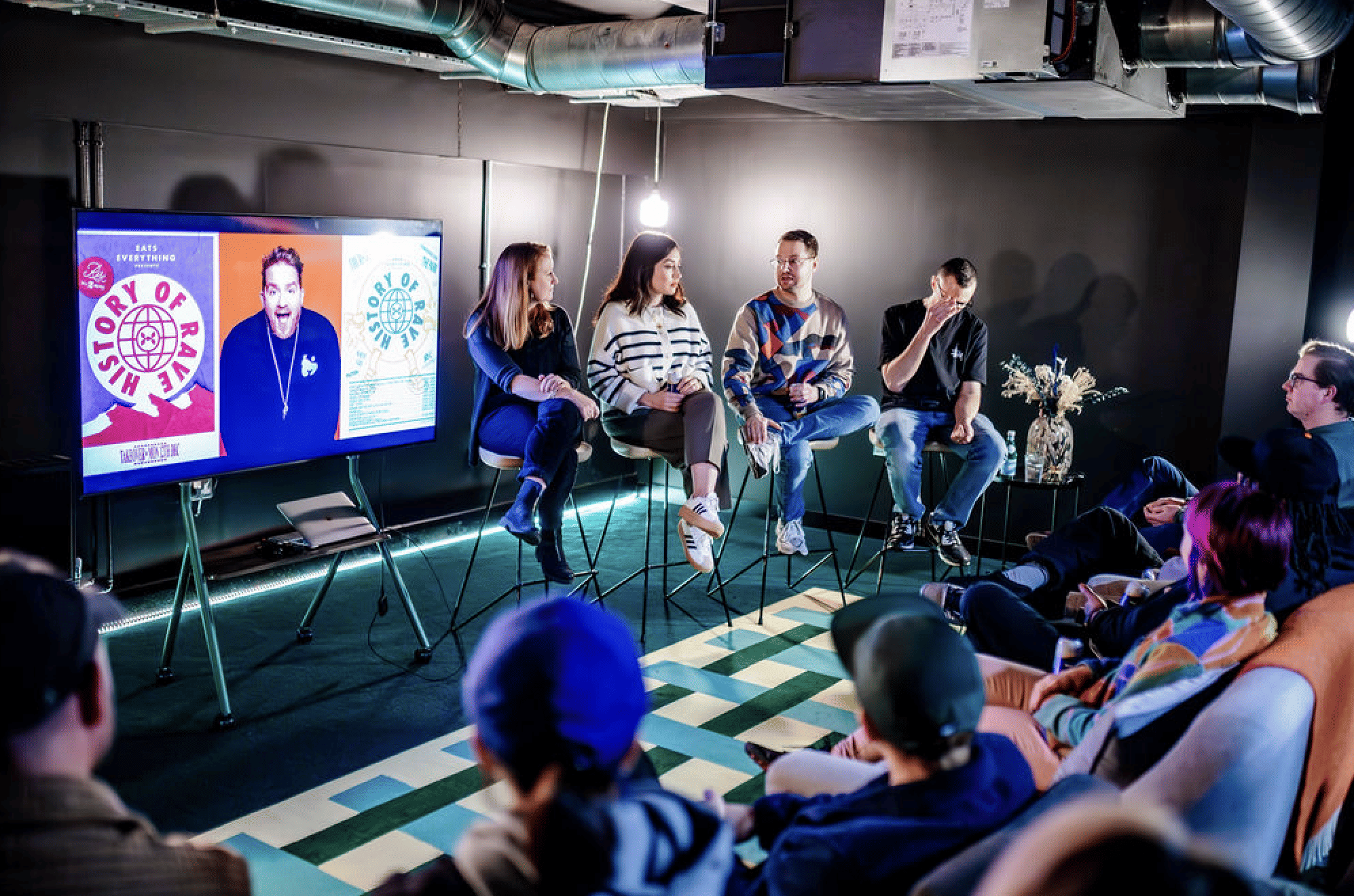 Cosy Meeting Room  4