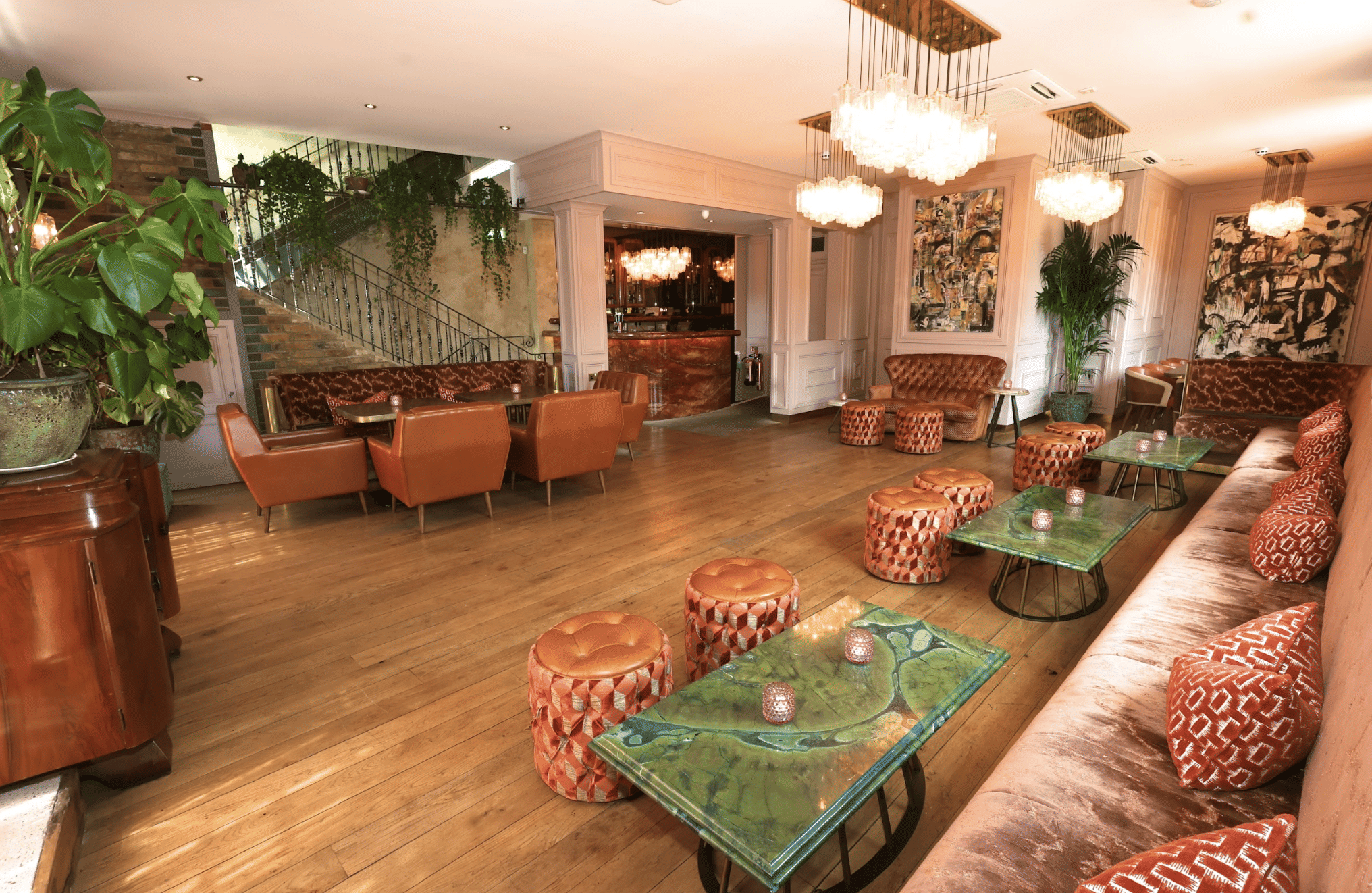 The Restaurant / Lounge 6