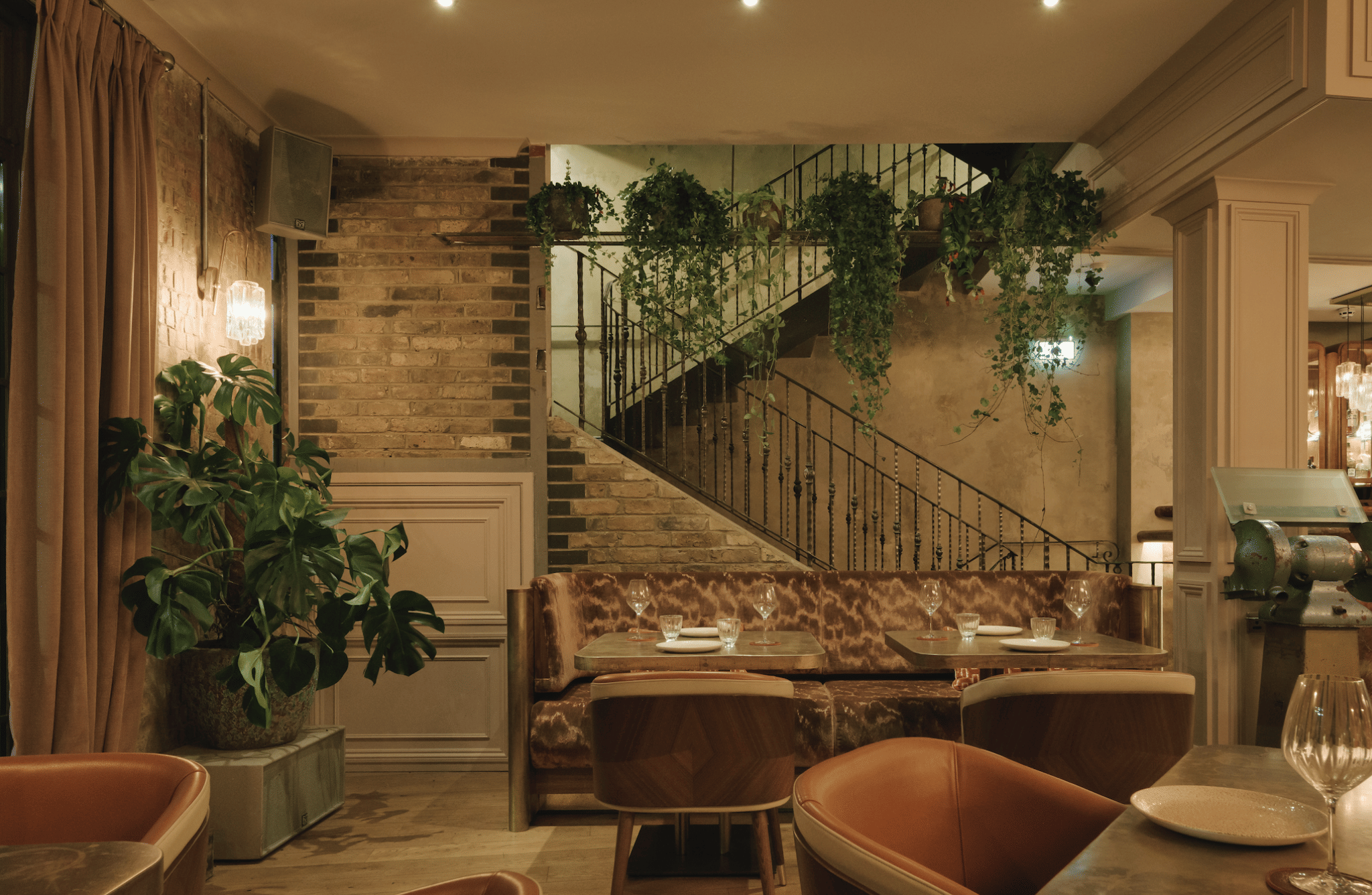 The Restaurant / Lounge 3