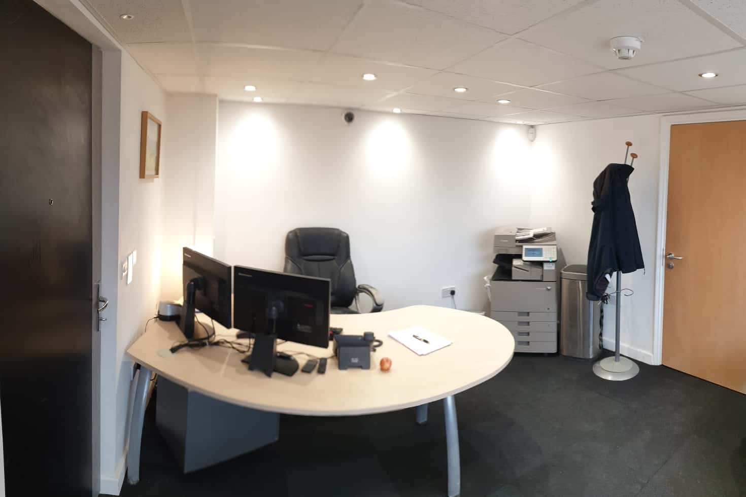 TV Studio / Photographic Studio (1000 Sq.ft) 6