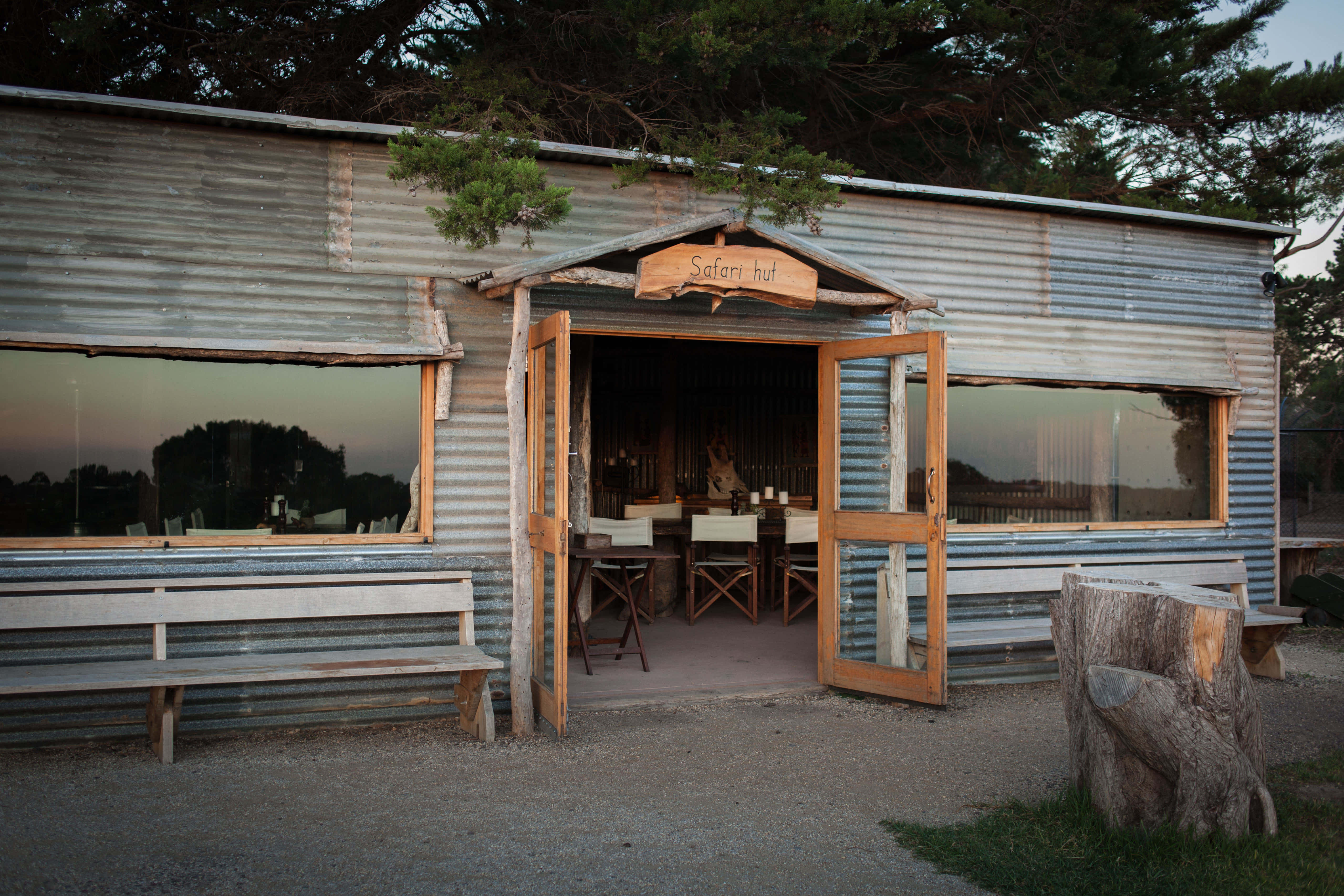 Slumber Dining Hut 0