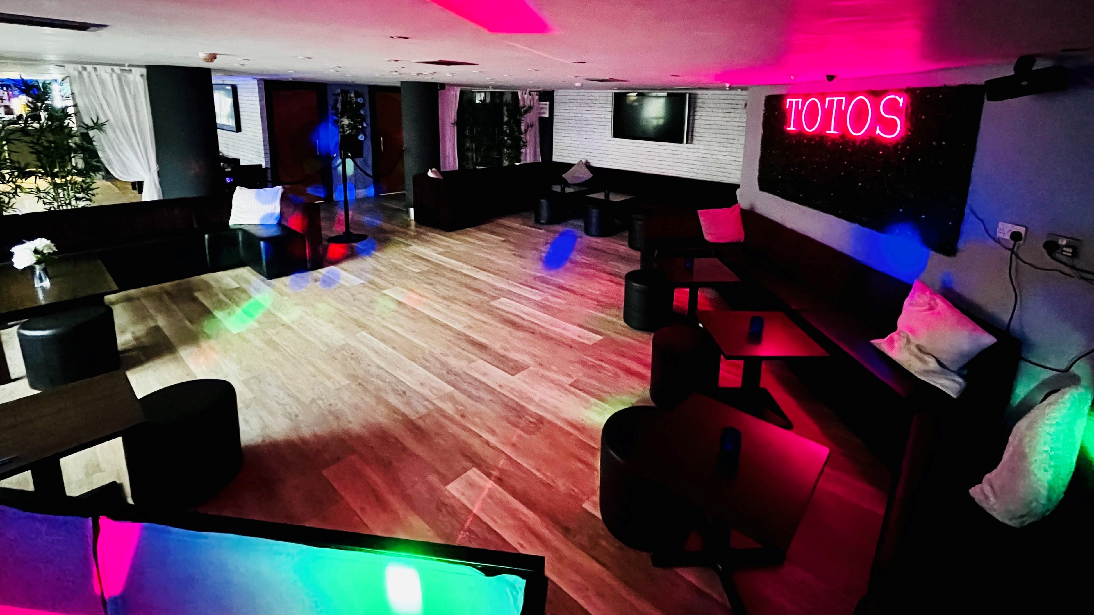 Riverview Nook | Private Space In The Riverview Bar 9