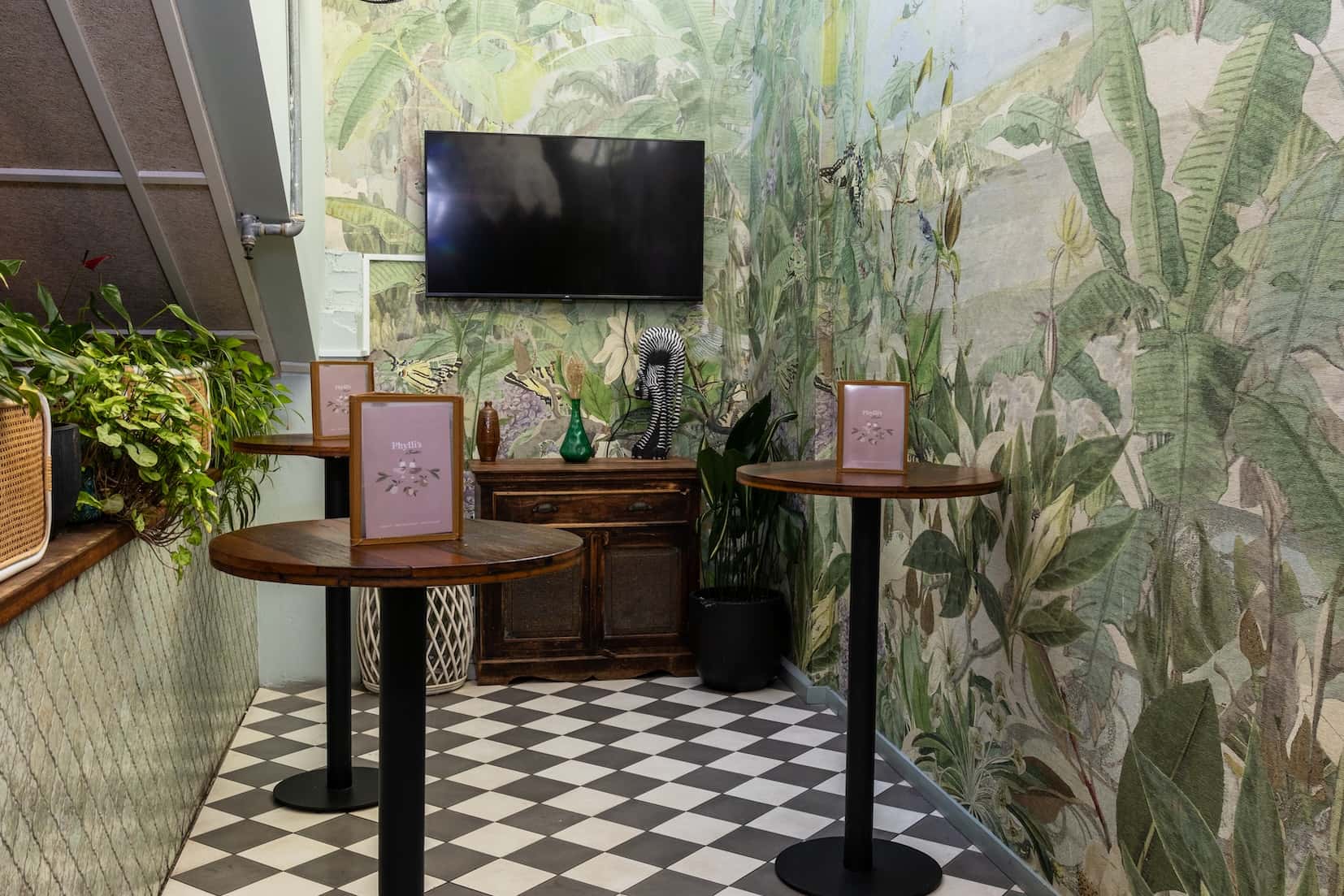 Phylli's Private Dining Room 1