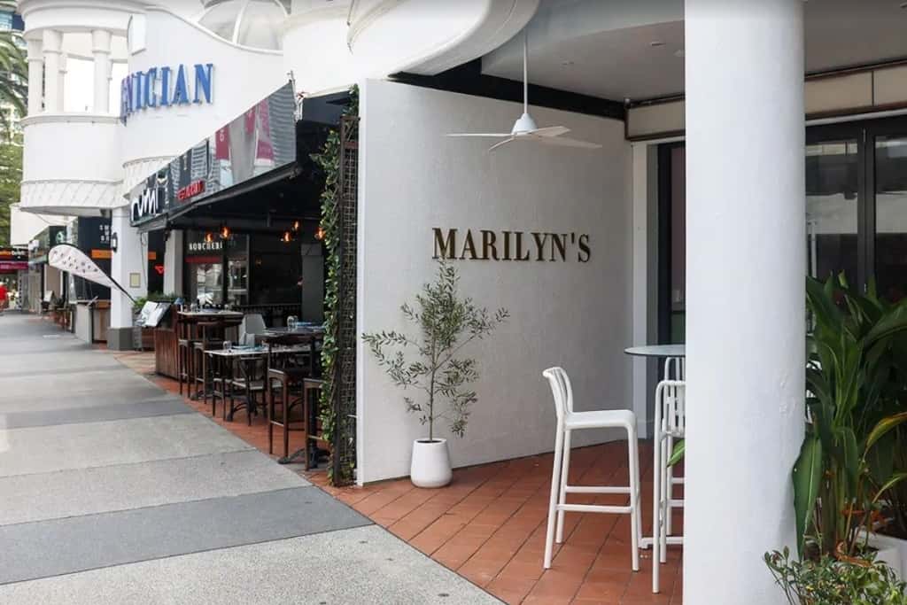 Marilyn's Bar and Diner 3