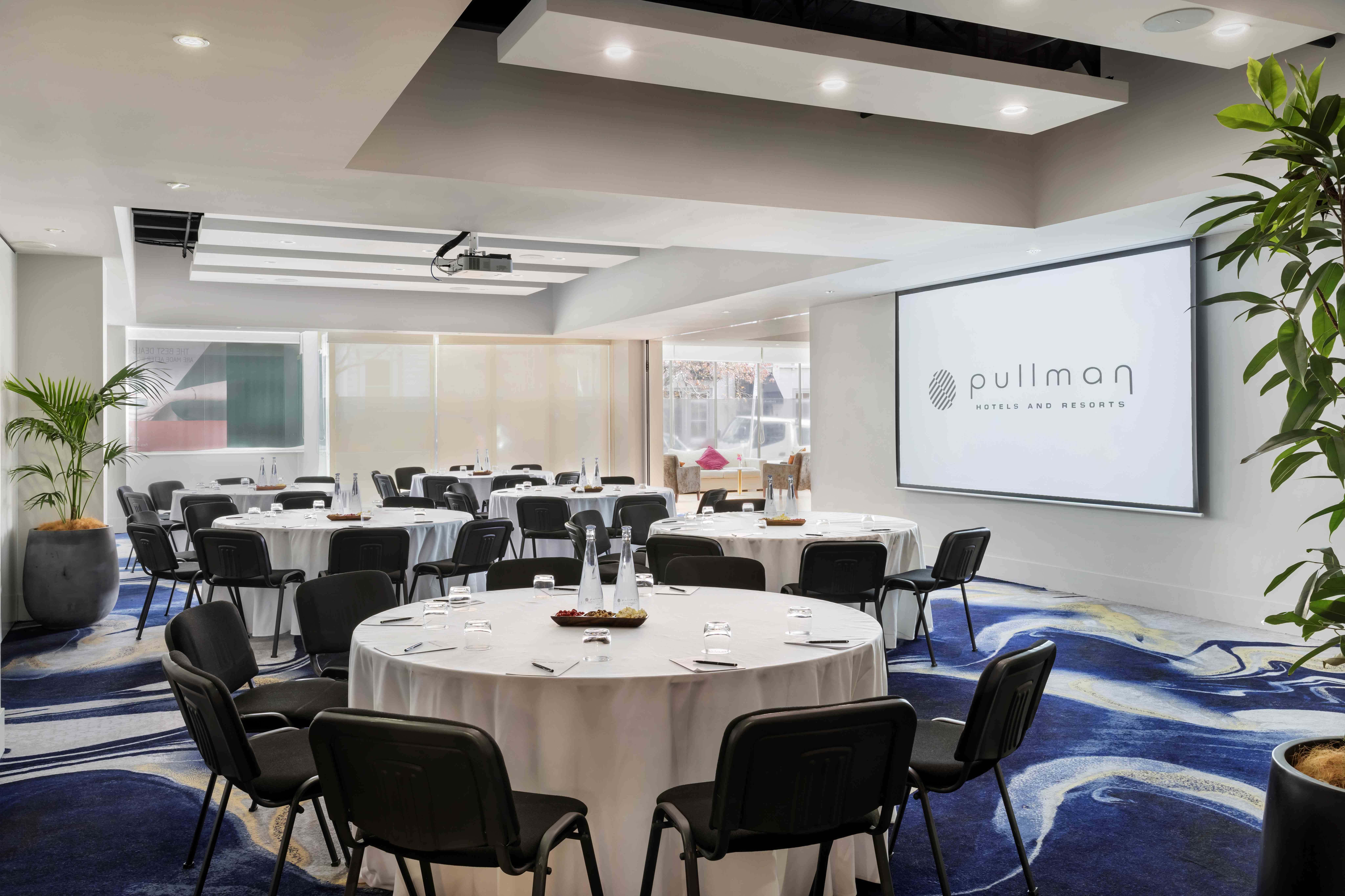 Gallery Rooms 3D tour