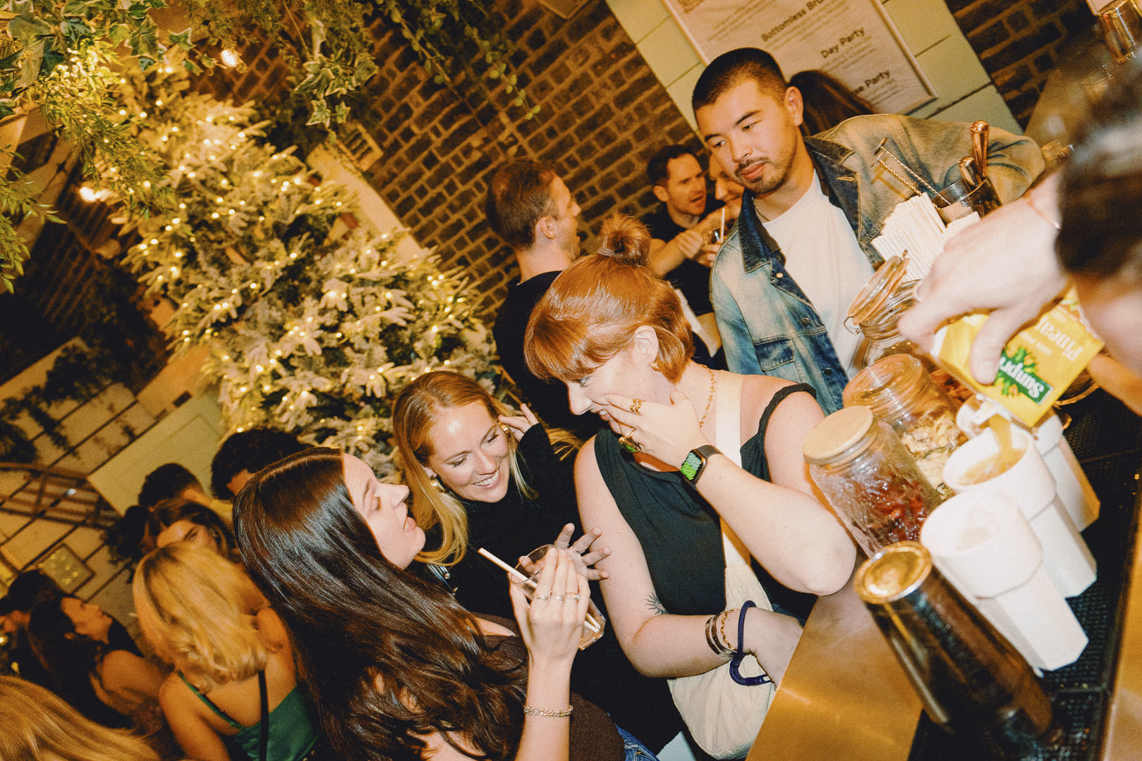 Weatherproof Rooftop Bar | Perfect Summer Party 54