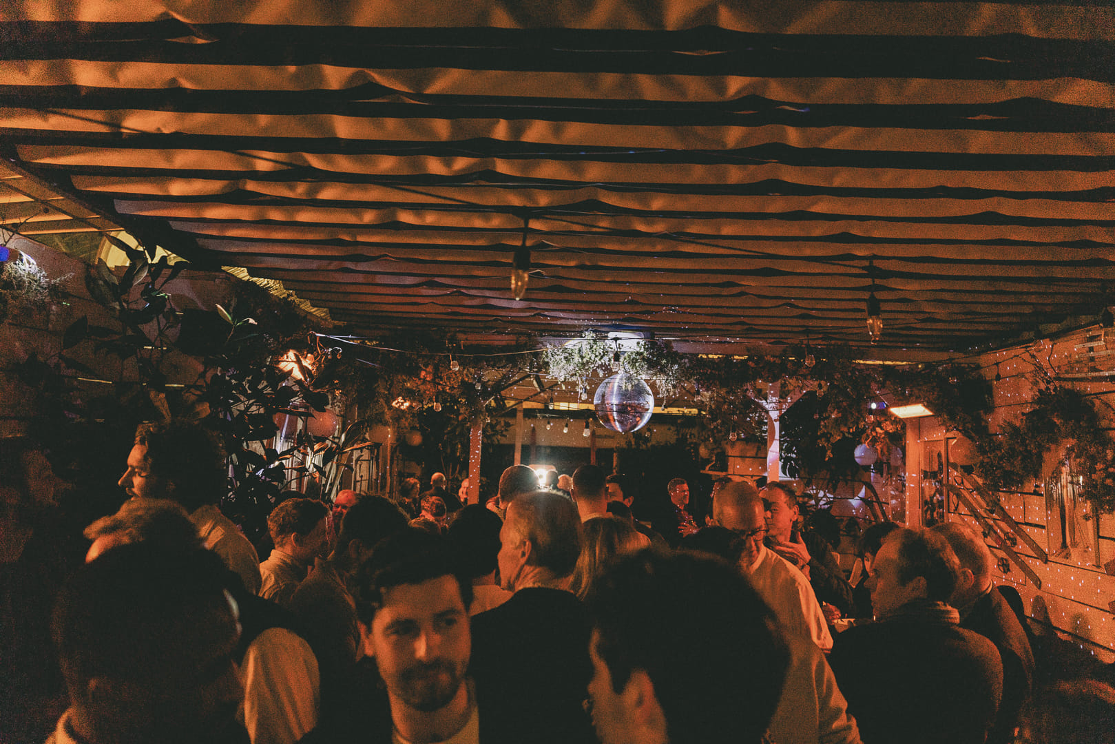 Weatherproof Rooftop Bar | Perfect Summer Party 42