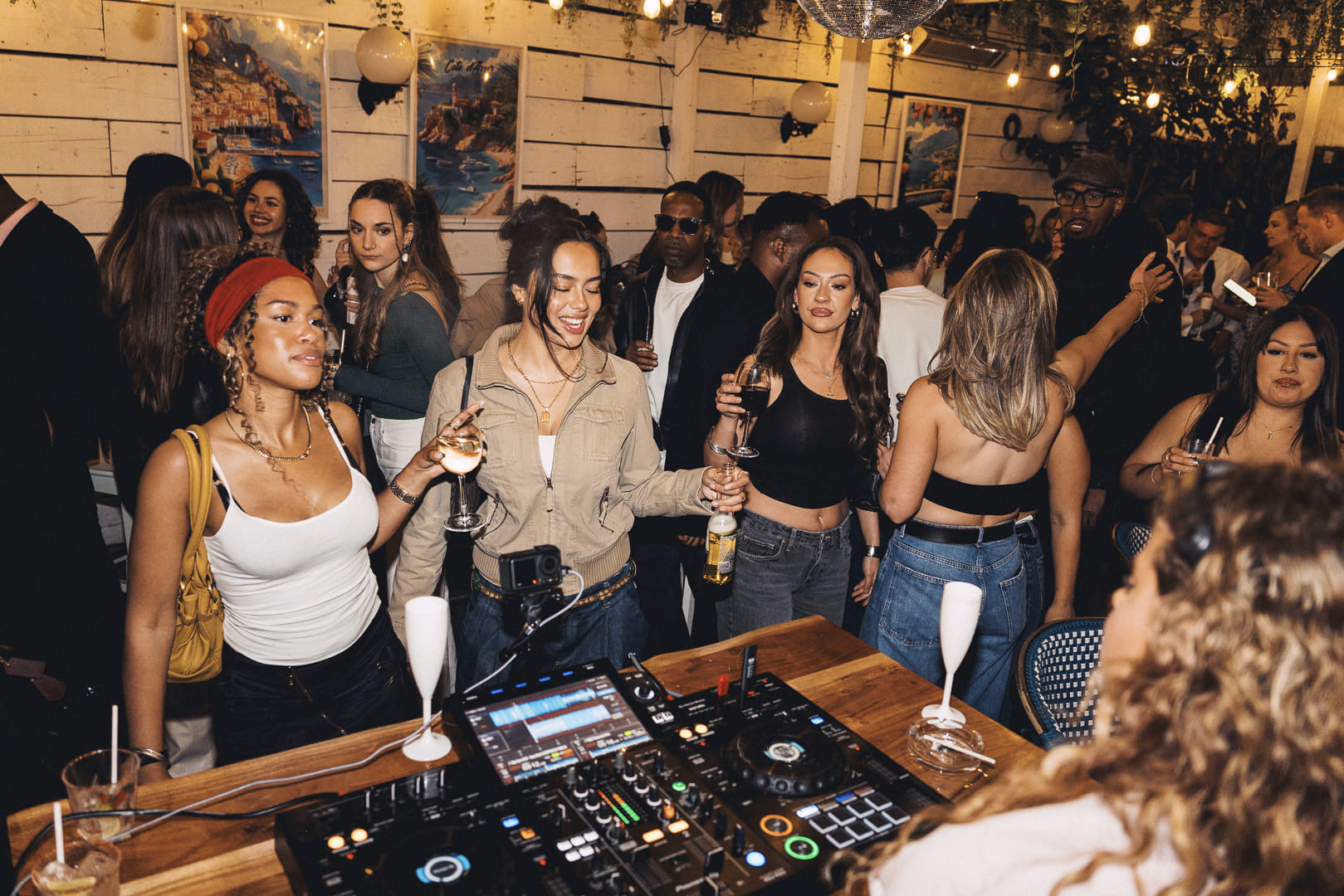 Weatherproof Rooftop Bar | Perfect Summer Party 13