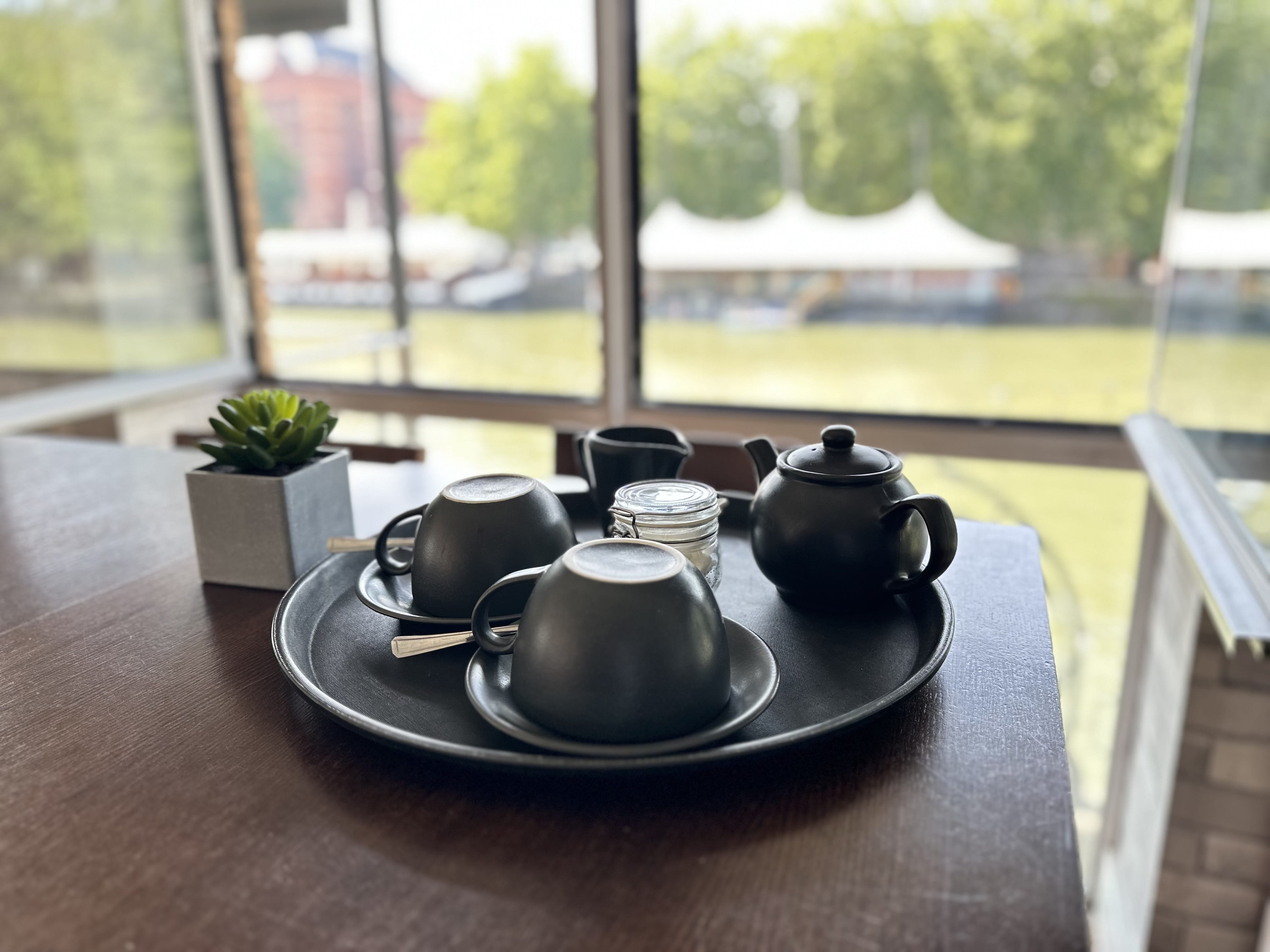 Meetings In The Lounge Bar 3