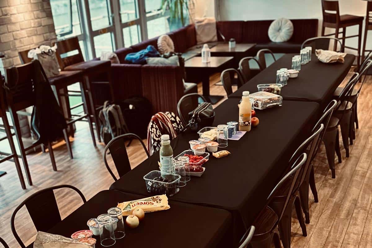 Meetings In The Lounge Bar 5