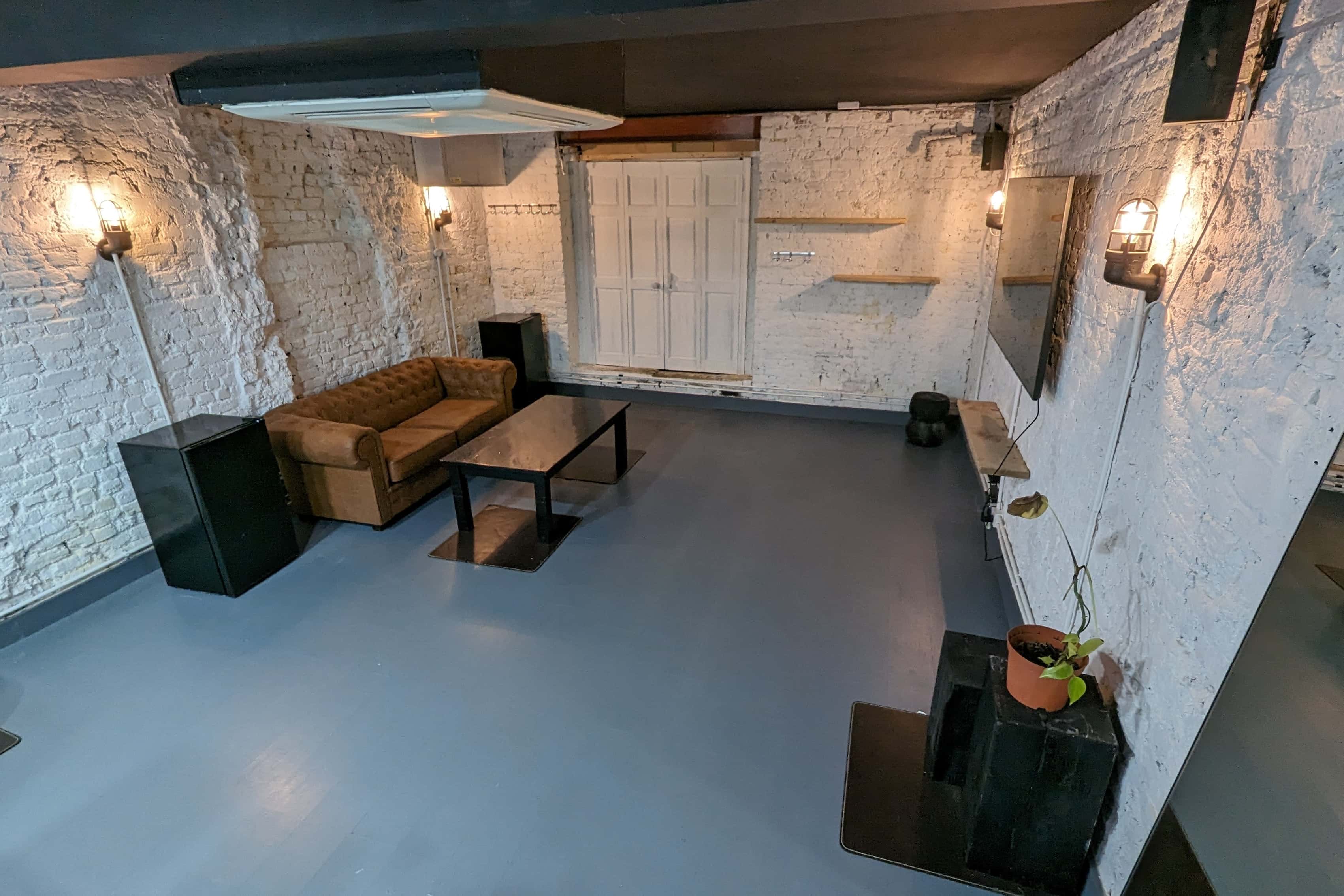 DS Industrial Warehouse Basement Studio 4