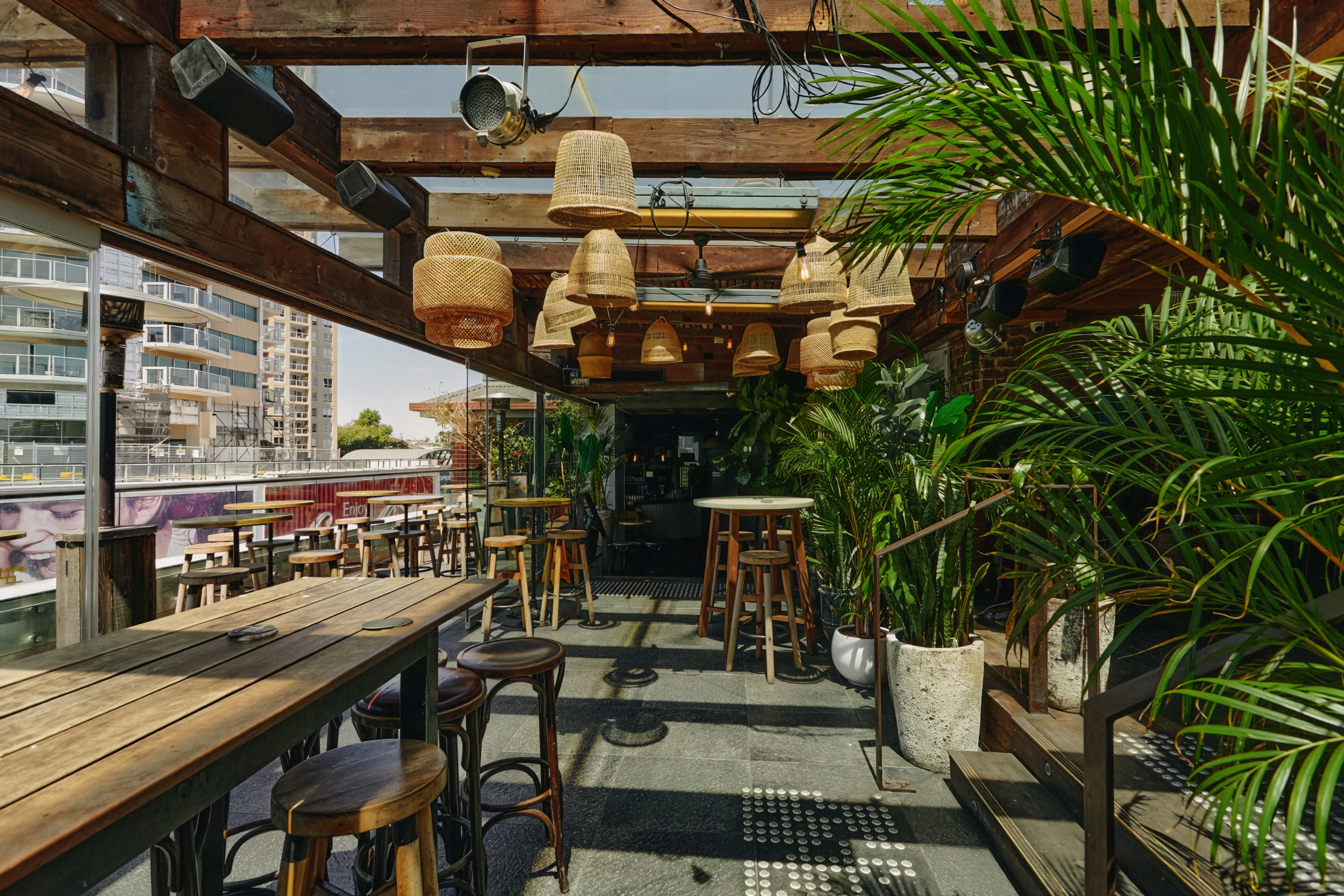 Rooftop Garden Bar 4