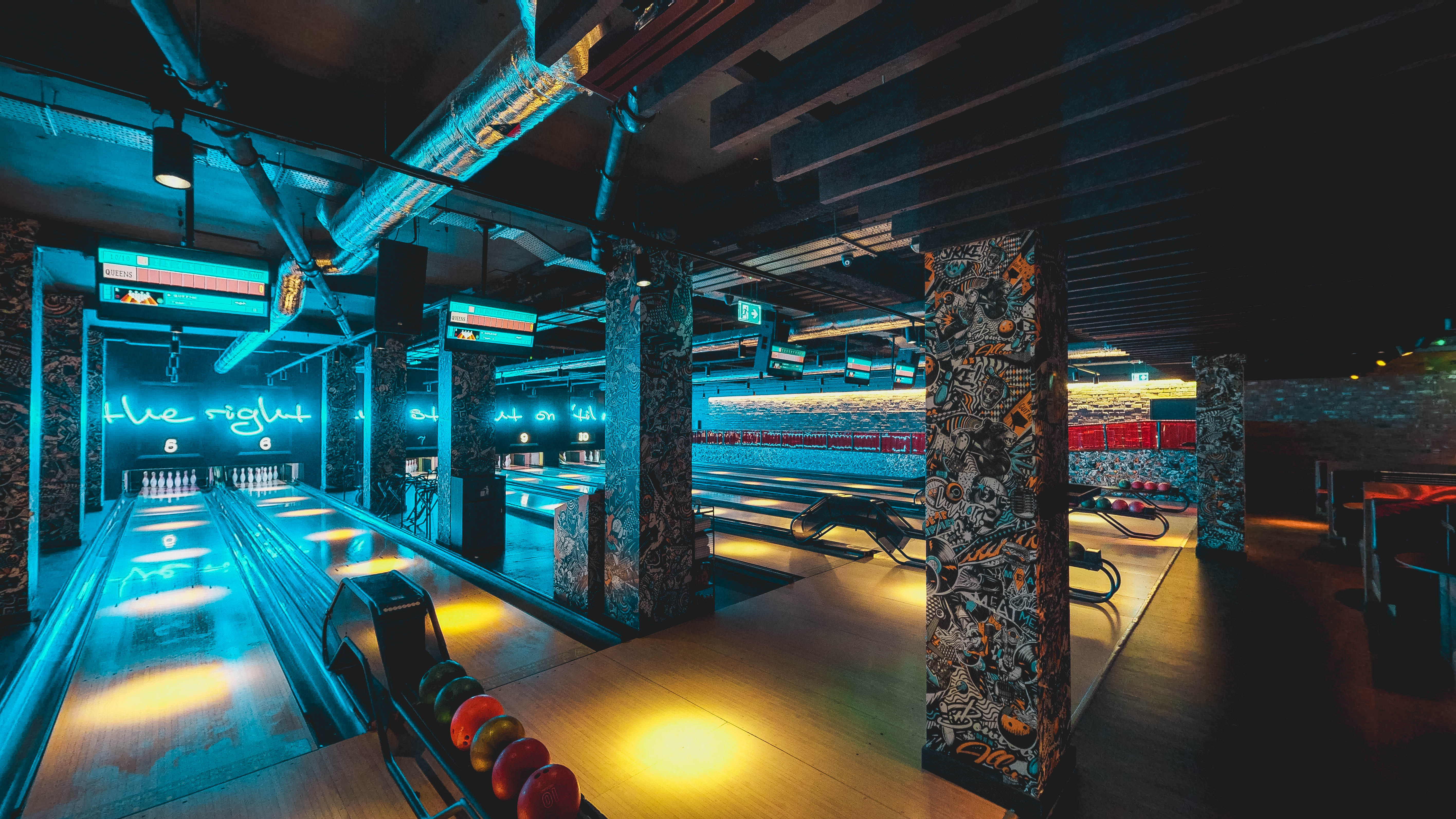 MAIN LANES - East and West Wings