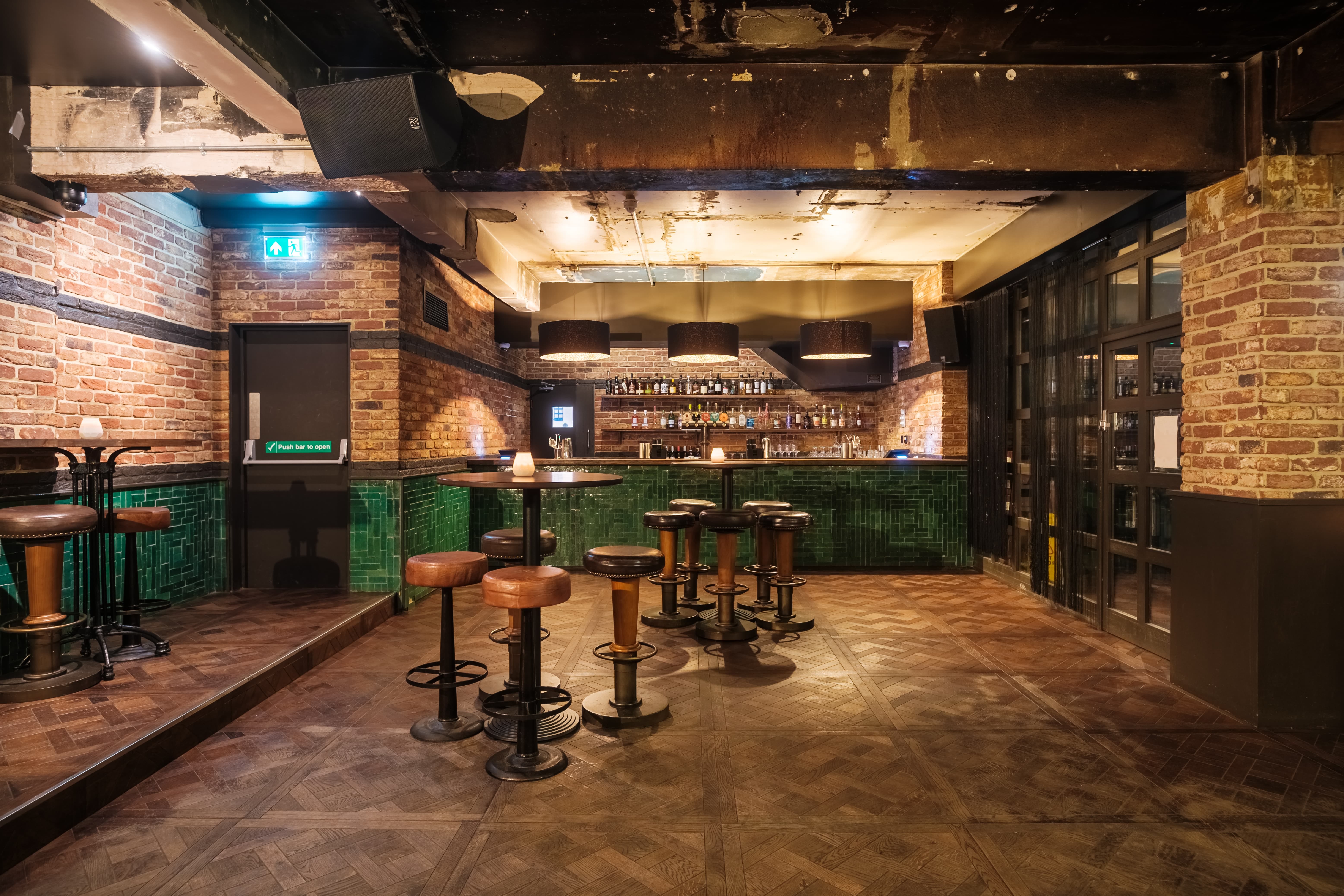 Basement Bar 3D tour