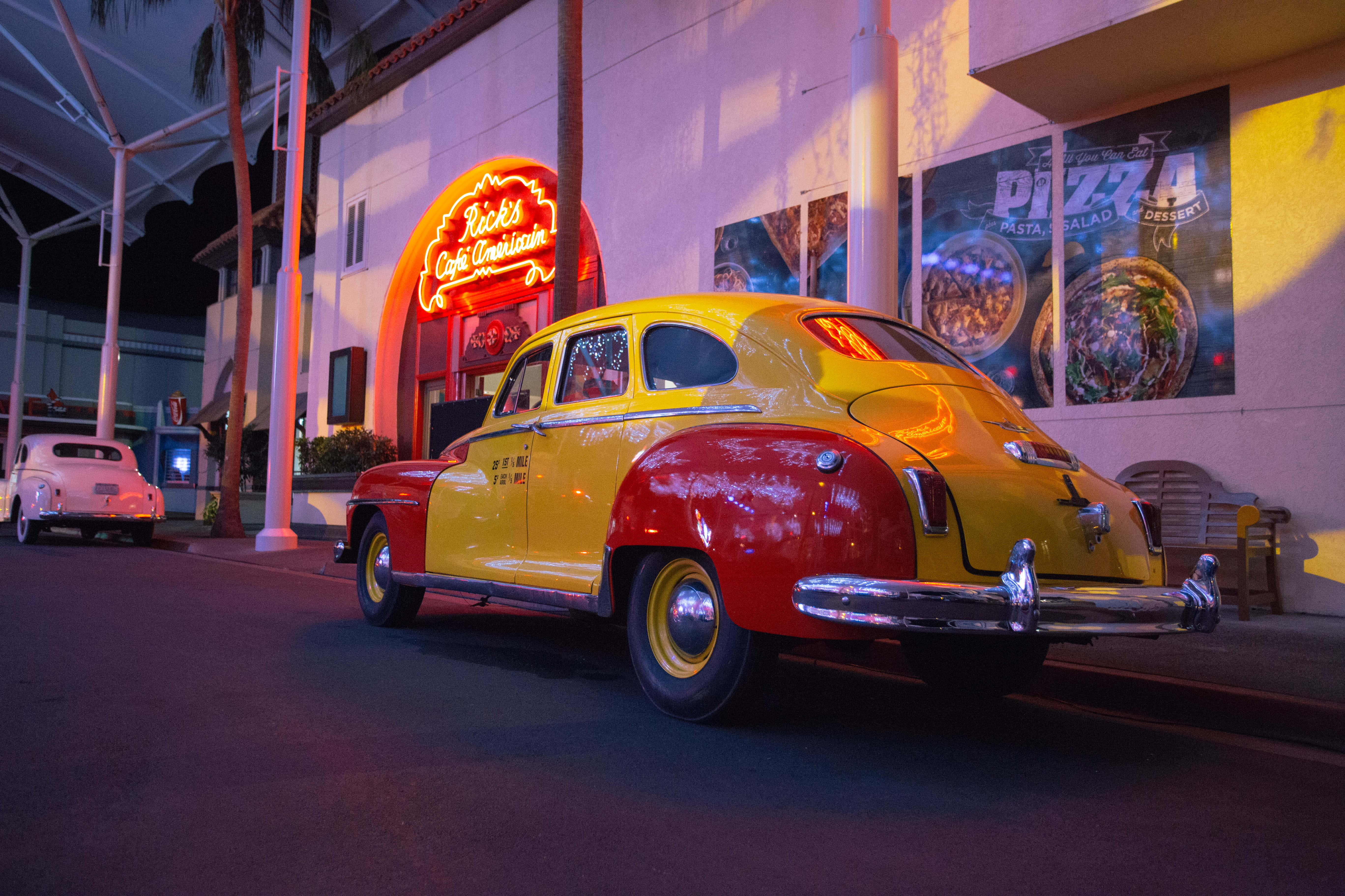 Ricks Cafe Americain 4