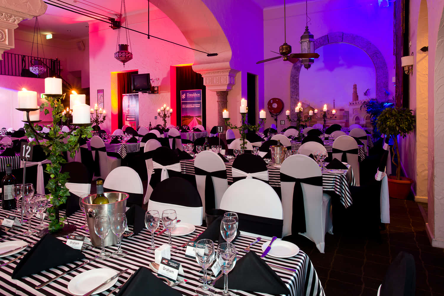 Ricks Cafe Americain 0