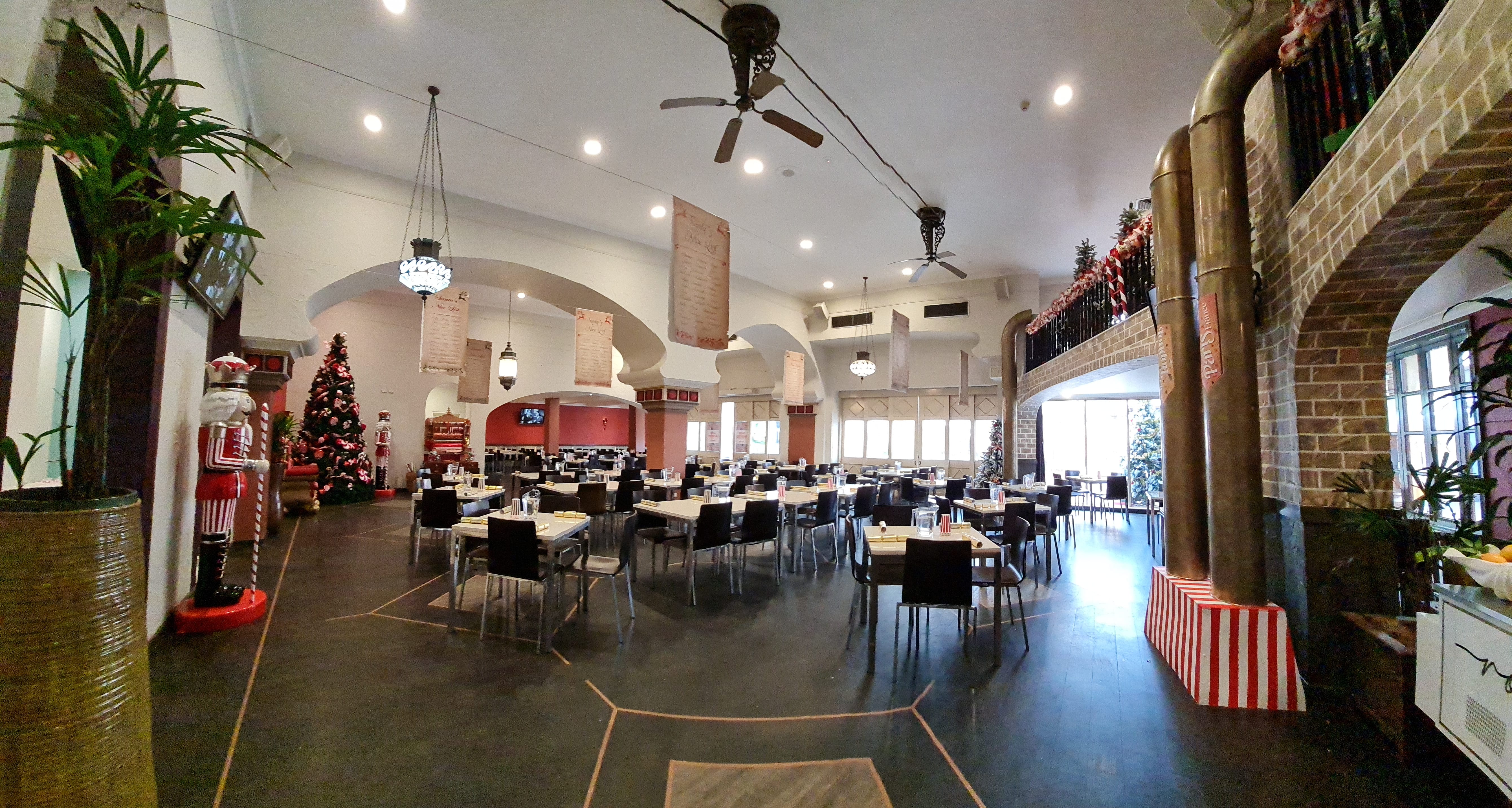 Ricks Cafe Americain 2