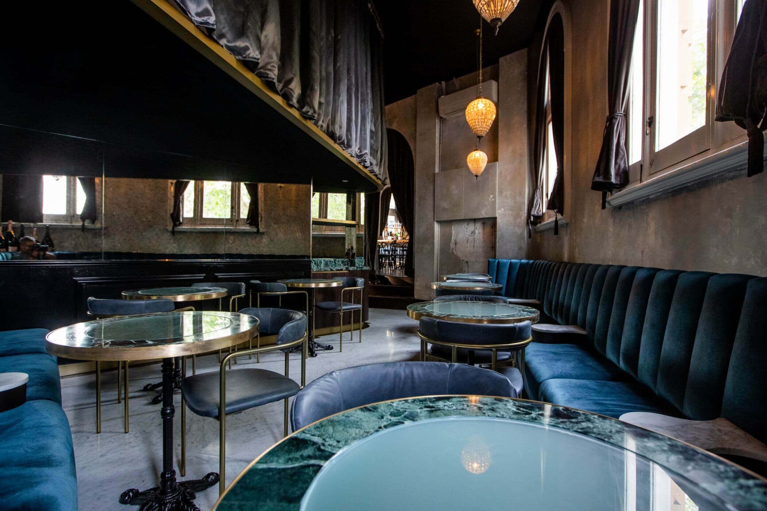 THE CHAMPAGNE ROOM 0