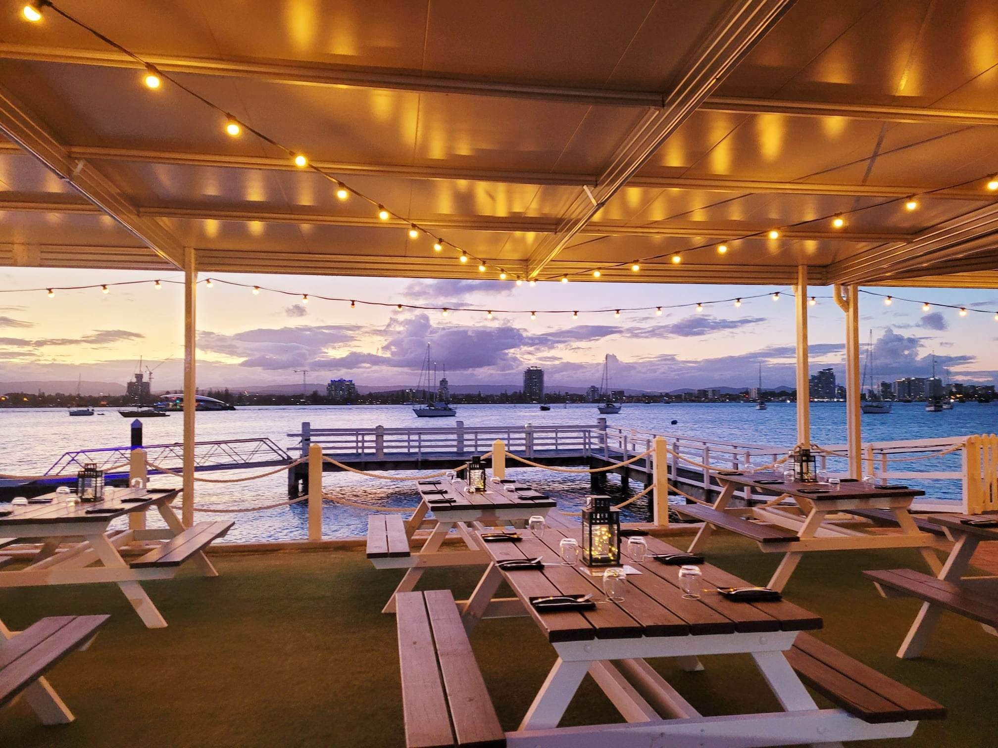 Boatshed Bar & Grill 