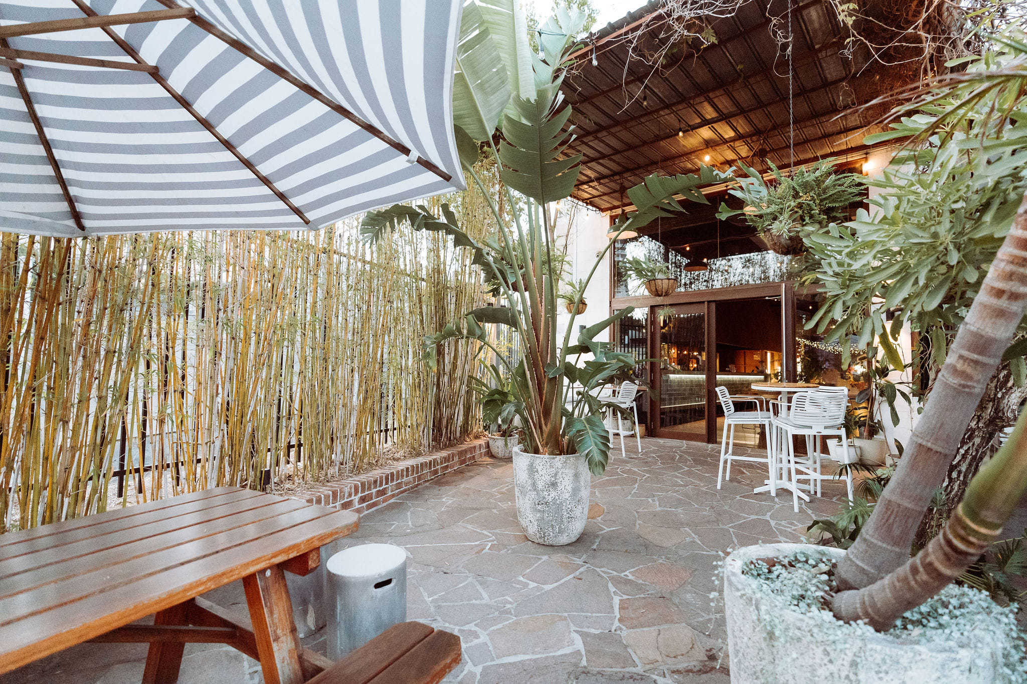 Bar Lounge & Outdoor Terrace 2