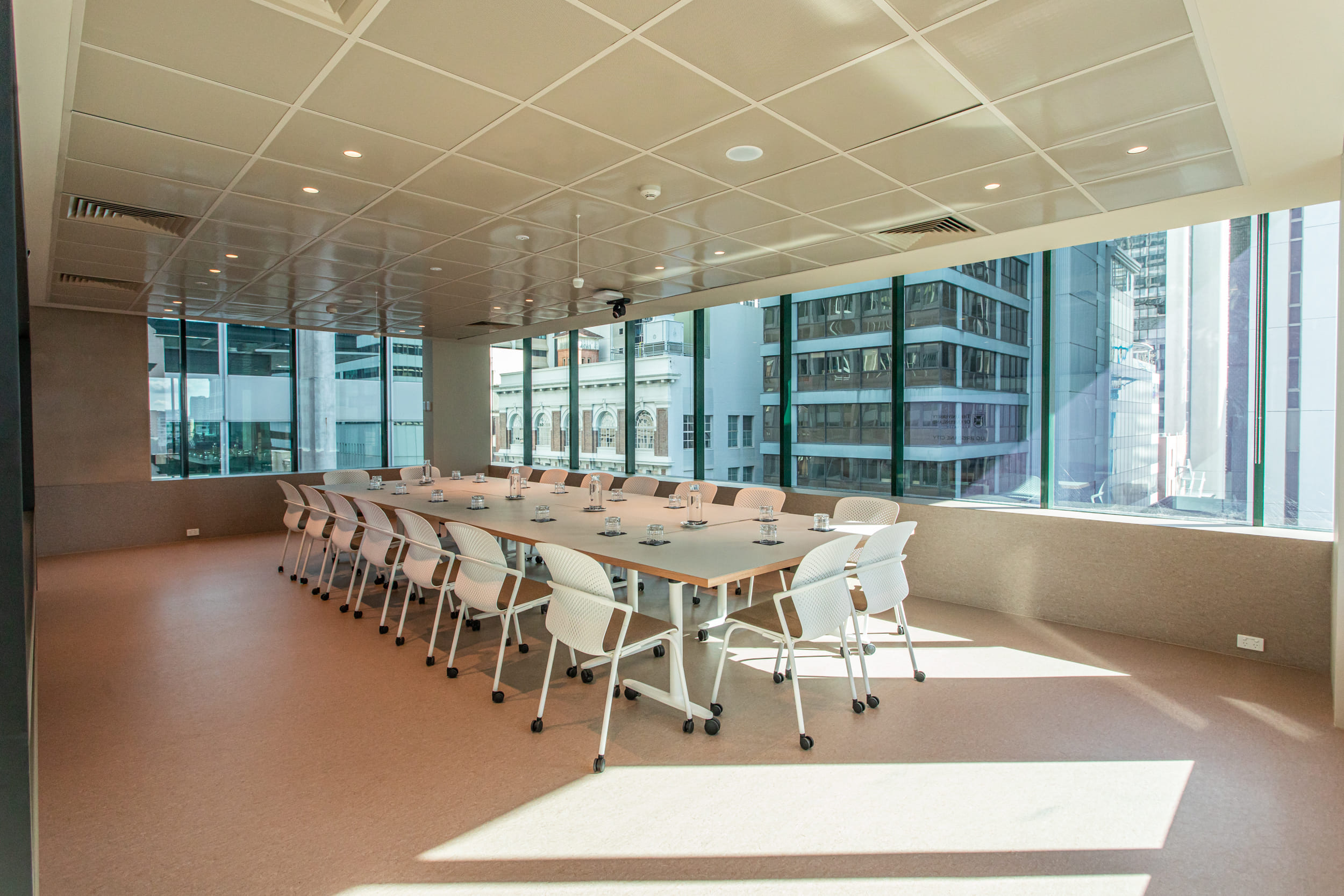 Creative Suite 512 13